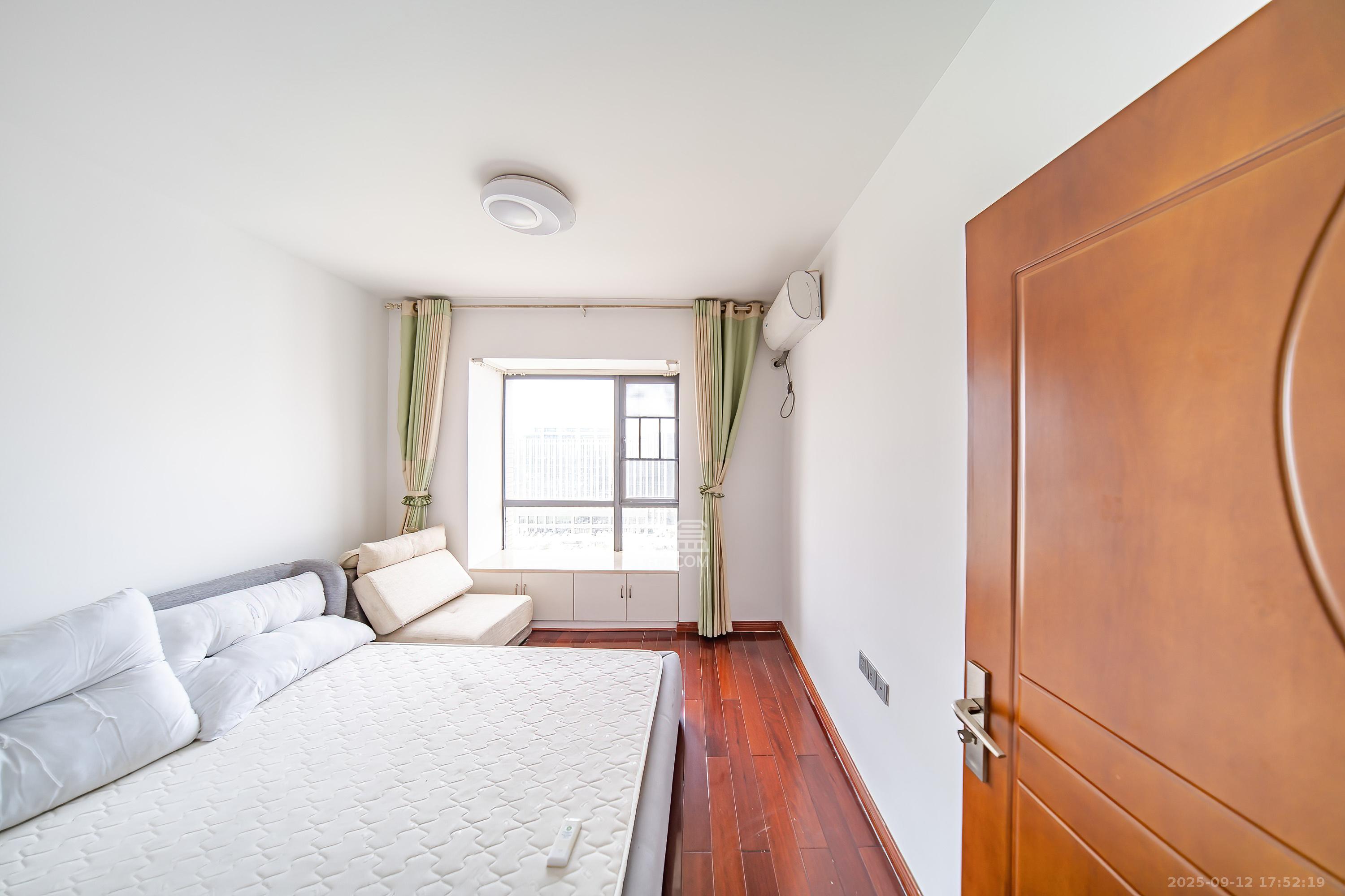 兰亭湾畔  3室2厅1卫    88.0万 兰亭湾畔  3室2厅1卫    88.0万卧室