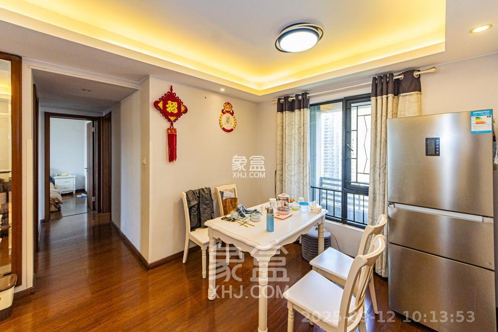 万科城 3室2厅1卫 2600.0元/月 万科城 3室2厅1卫 2600.0元/月室内图