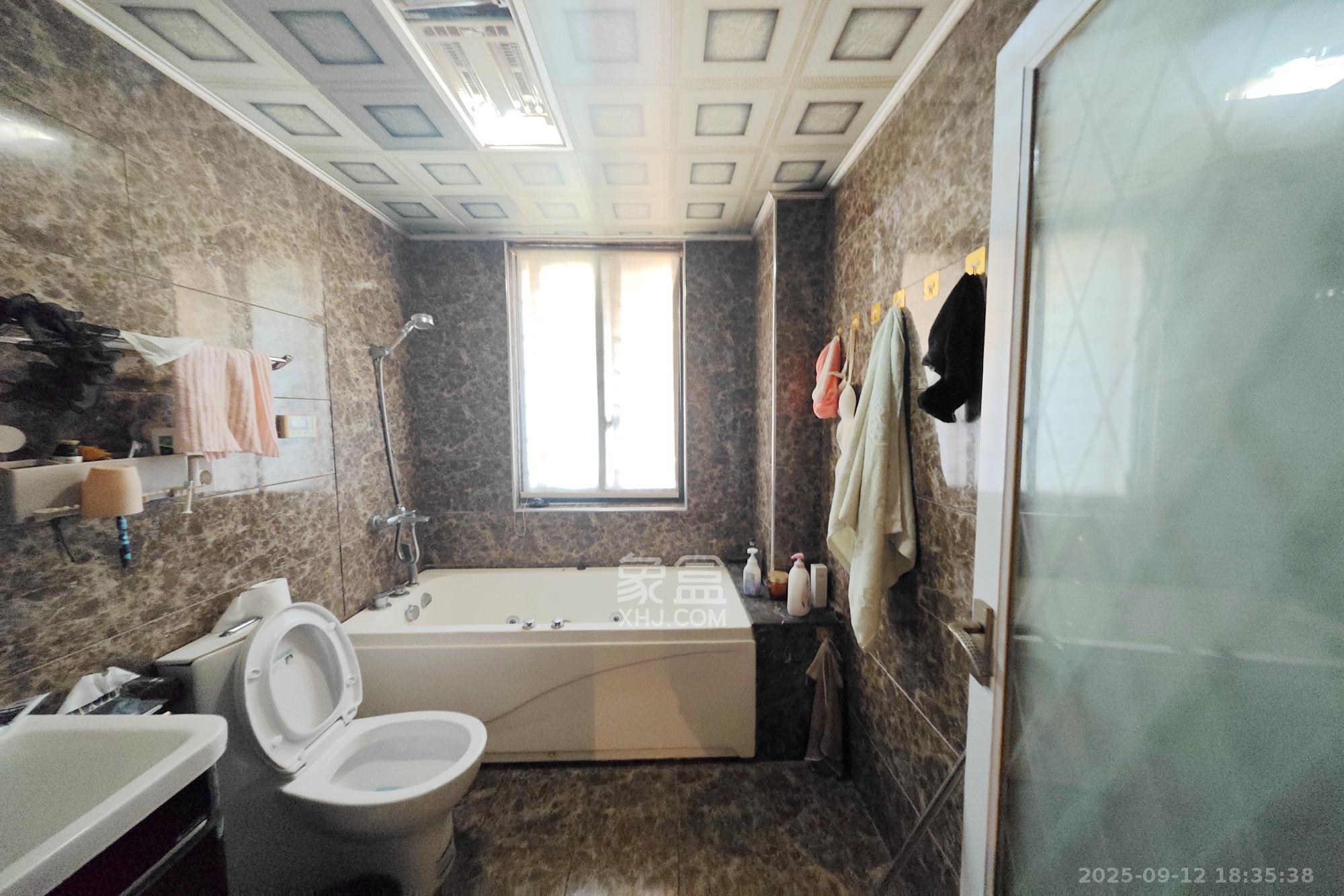 锦绣世纪 4室2厅2卫 123.0万 锦绣世纪 4室2厅2卫 123.0万其他