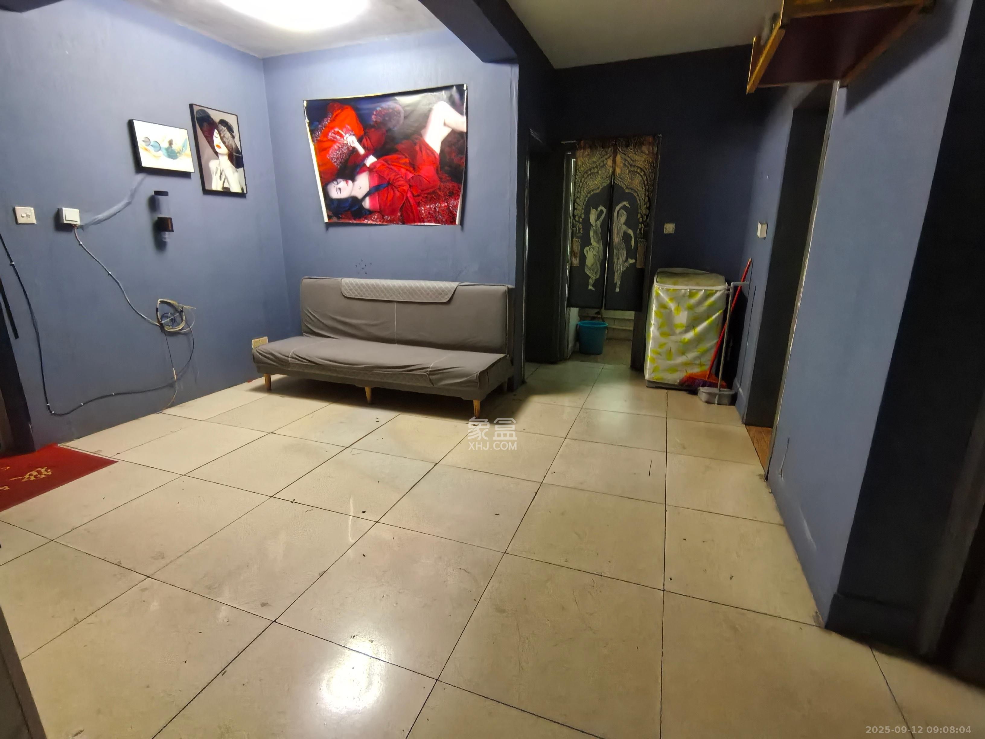 中南汽车世界  3室0厅0卫    1200.0元/月室内图