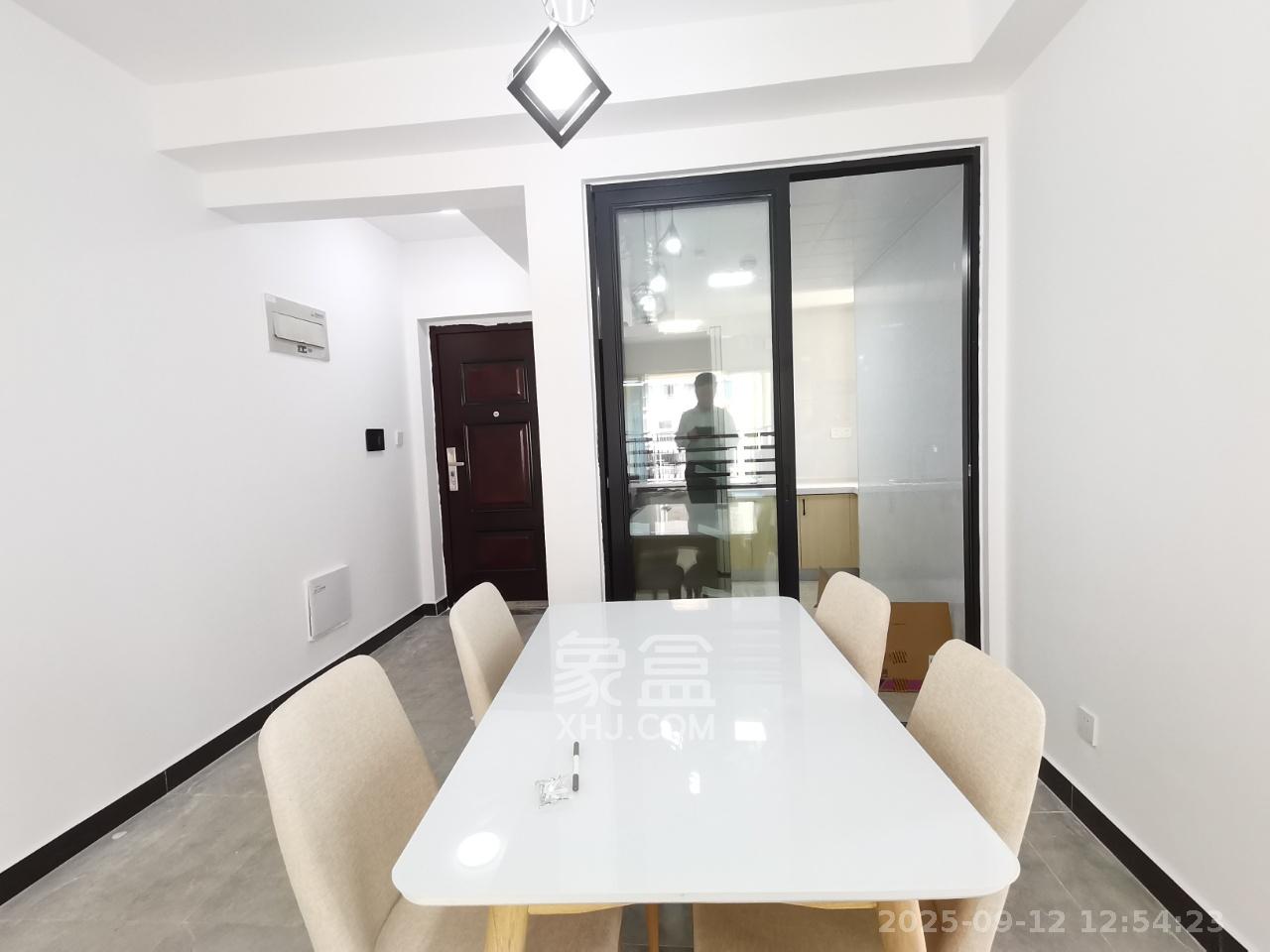 北辰三角洲E7区  3室2厅2卫    3800.0元/月室内图