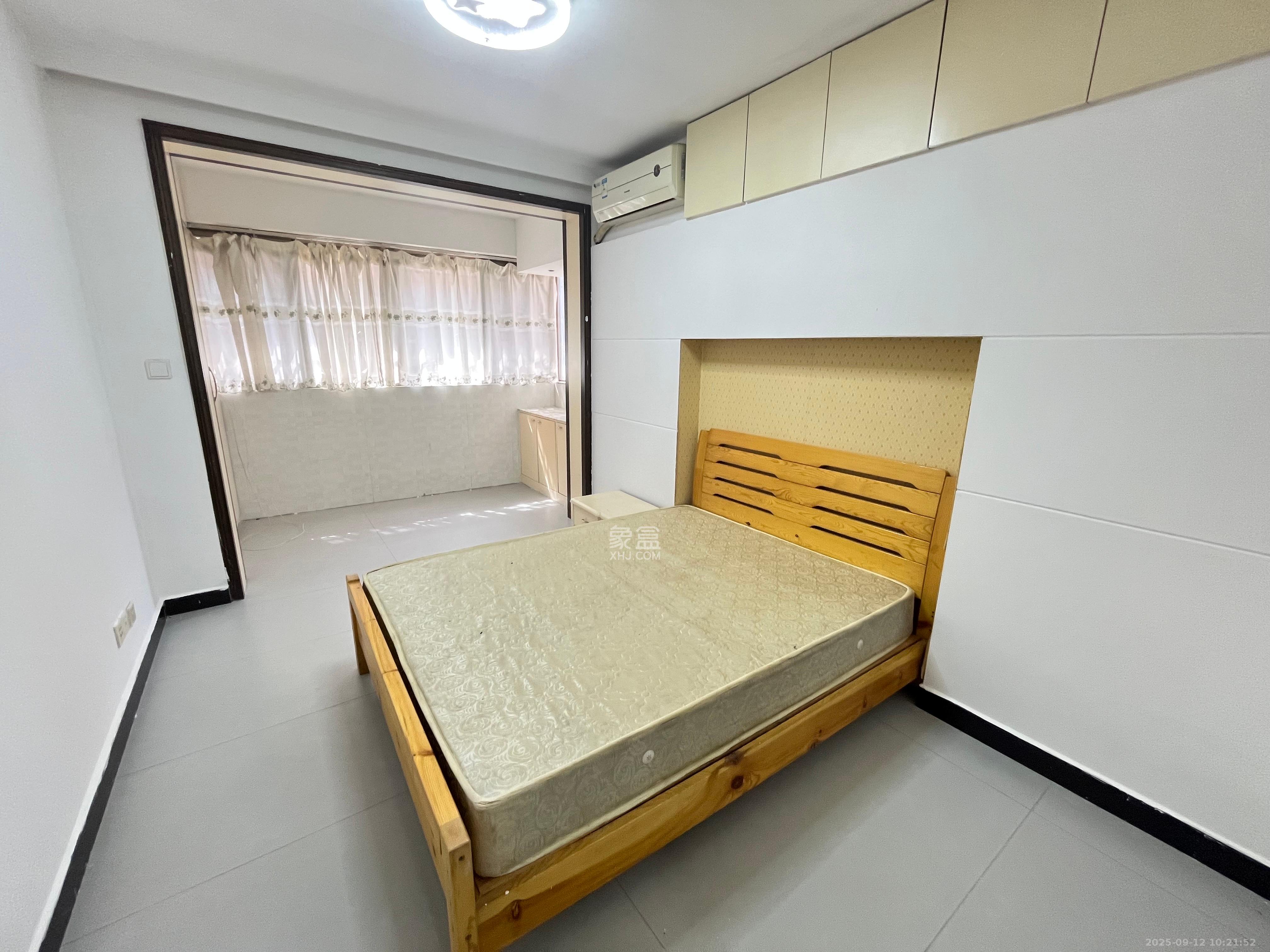 周南生活园 4室2厅2卫 2200.0元/月 周南生活园 4室2厅2卫 2200.0元/月室内图