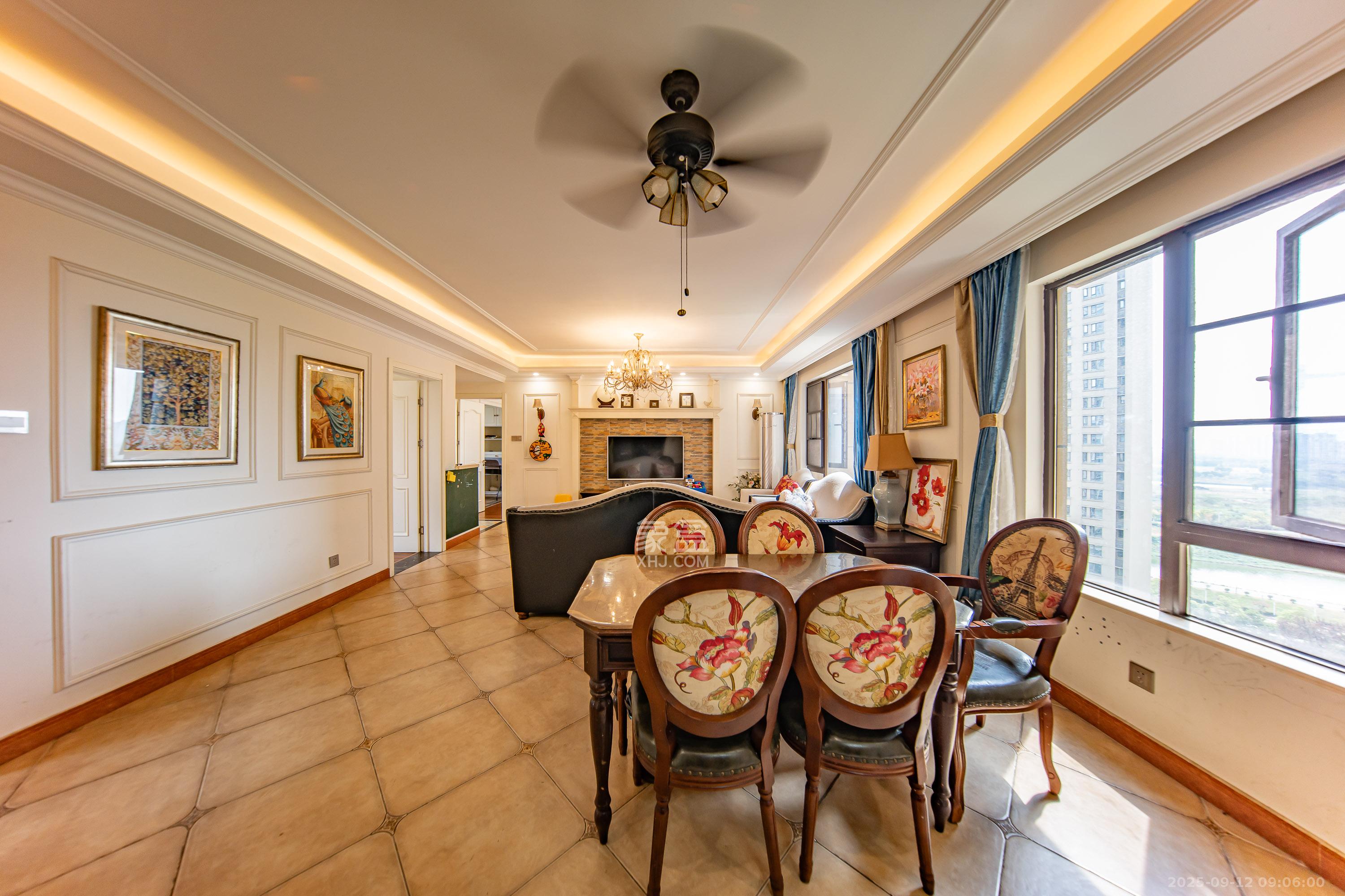 华润橡树湾 3室2厅2卫 95.98万 华润橡树湾 3室2厅2卫 95.98万客厅