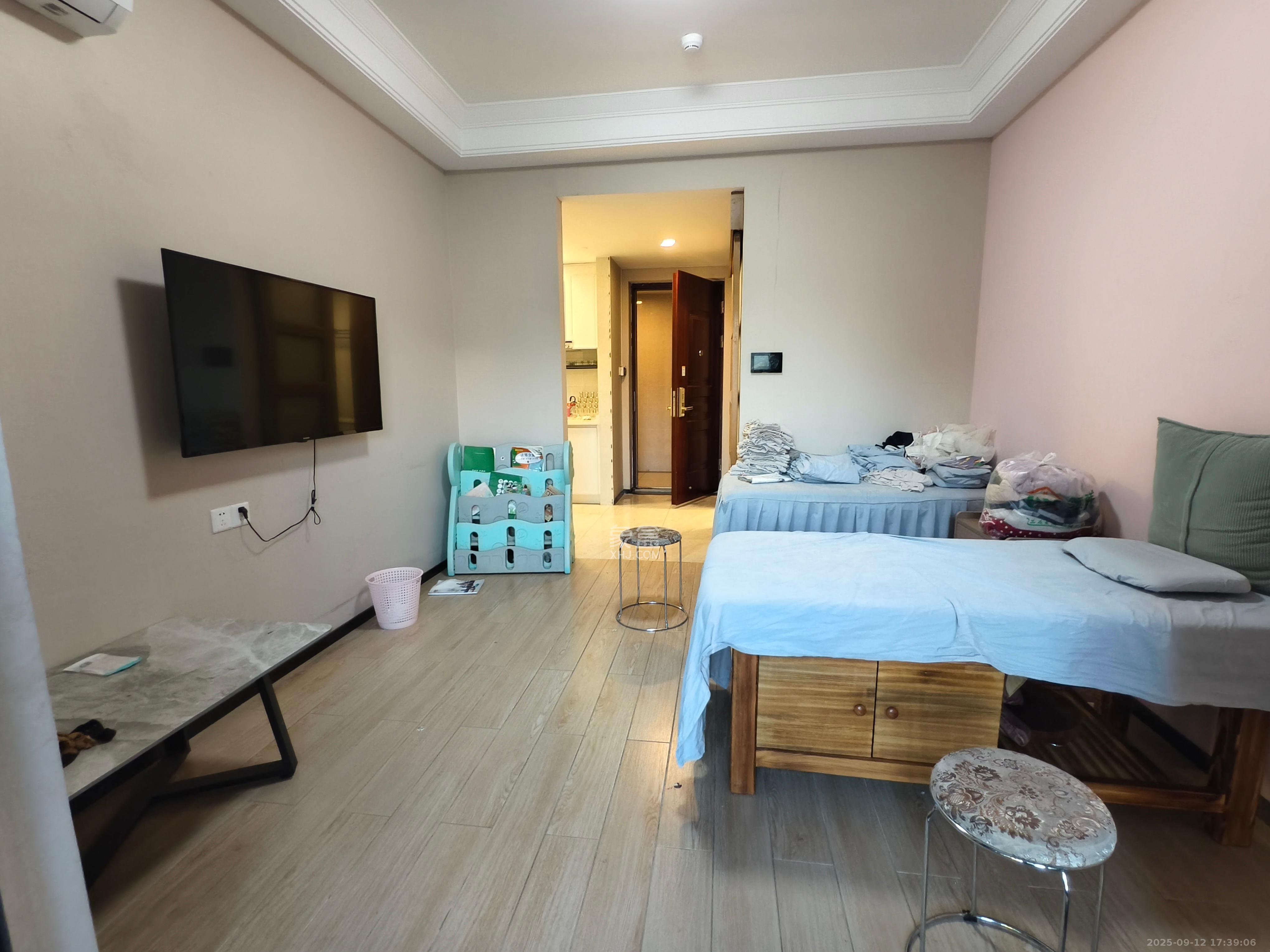 中海梅溪湖壹号 1室1厅1卫 1500.0元/月 中海梅溪湖壹号 1室1厅1卫 1500.0元/月室内图