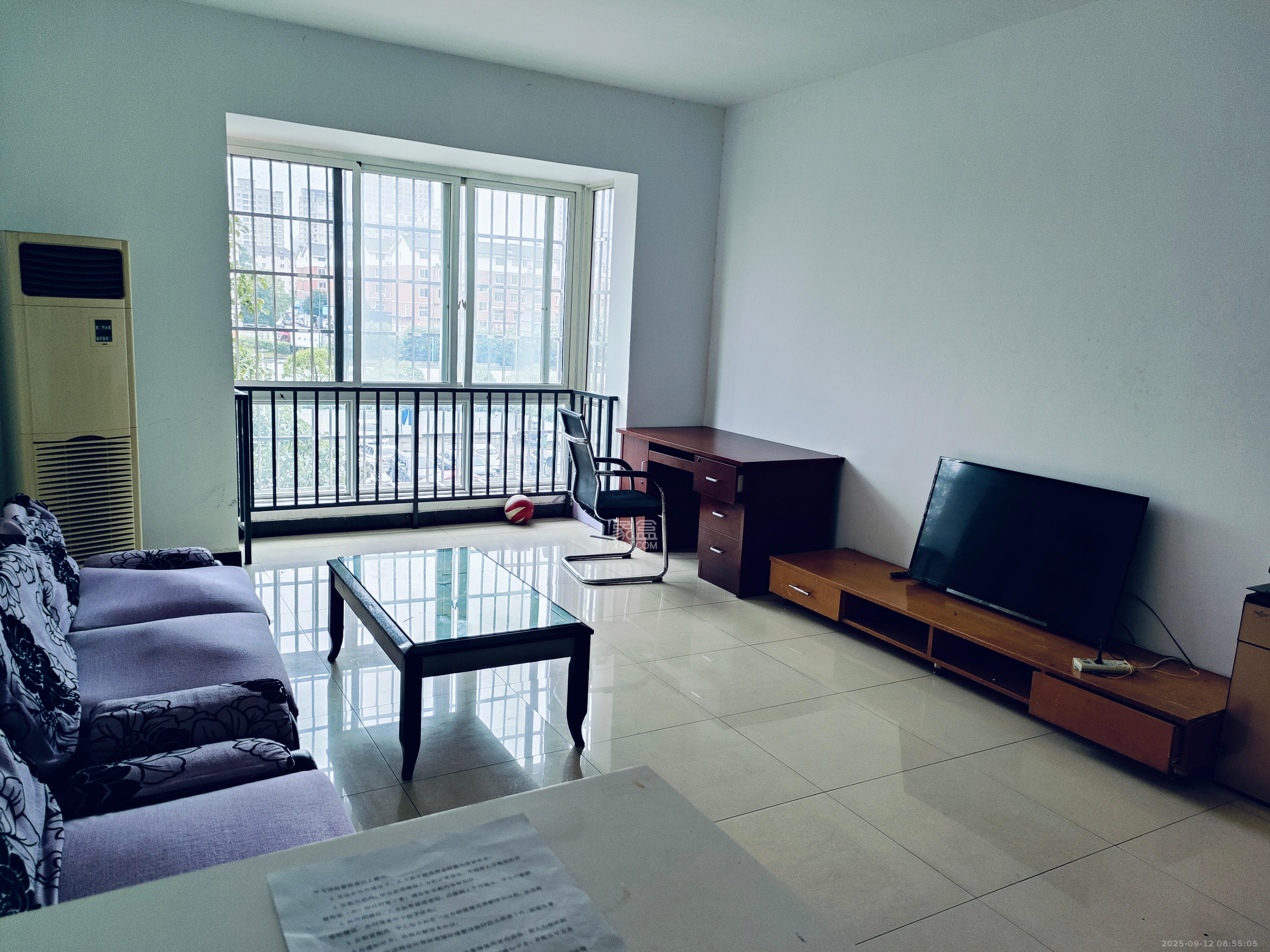 金鹰机电大市场  2室2厅1卫    1300.0元/月室内图1