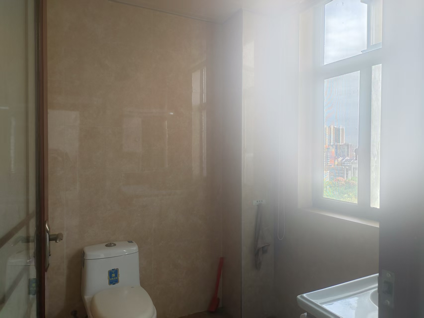 世纪嘉苑 3室2厅2卫 2000.0元/月 世纪嘉苑 3室2厅2卫 2000.0元/月室内图