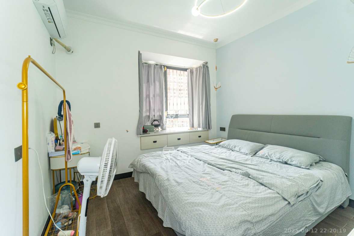 紫华郡  4室2厅2卫    79.8万 紫华郡  4室2厅2卫    79.8万卧室