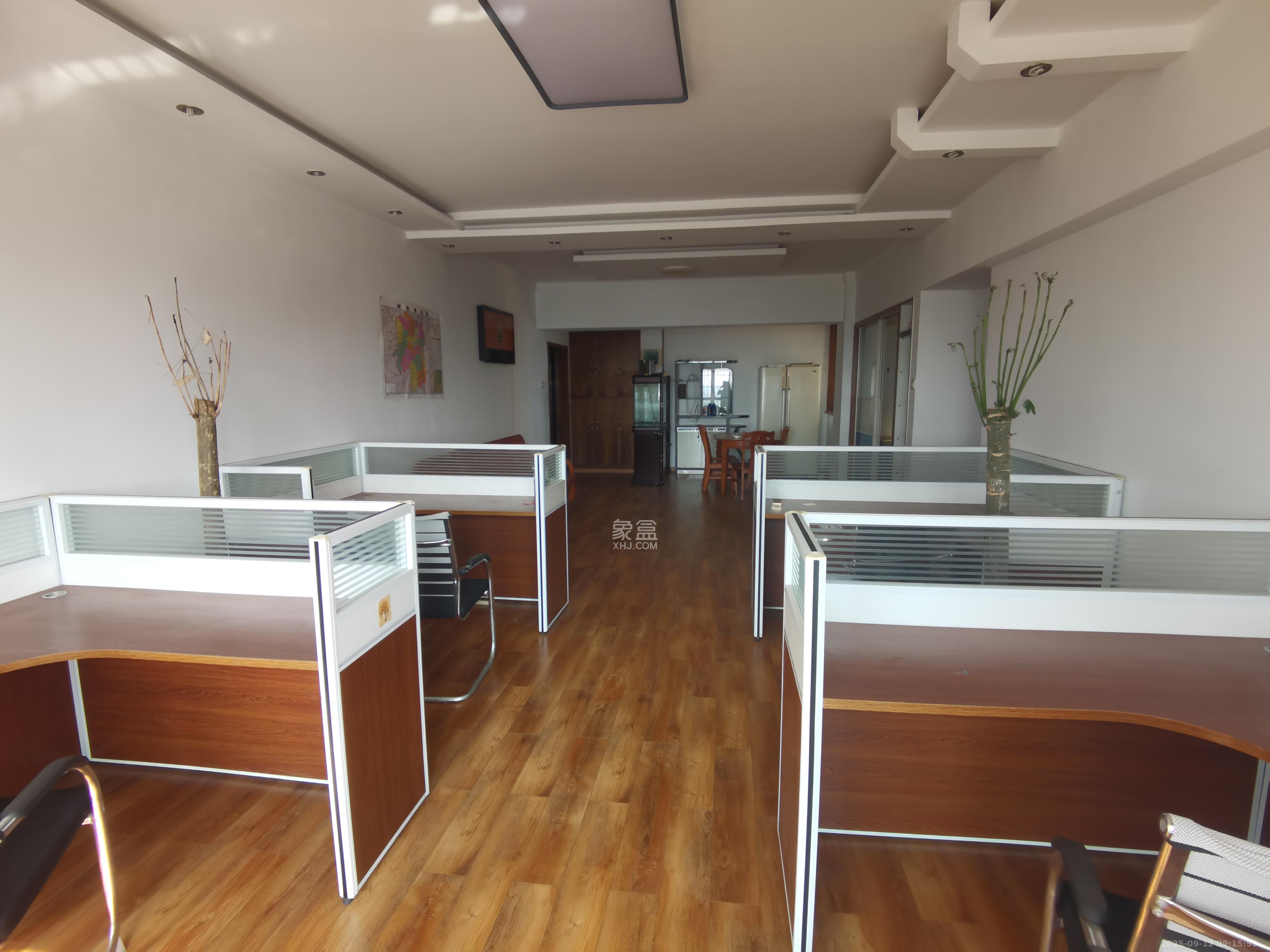 开源鑫阁  3室2厅2卫    2000.0元/月室内图