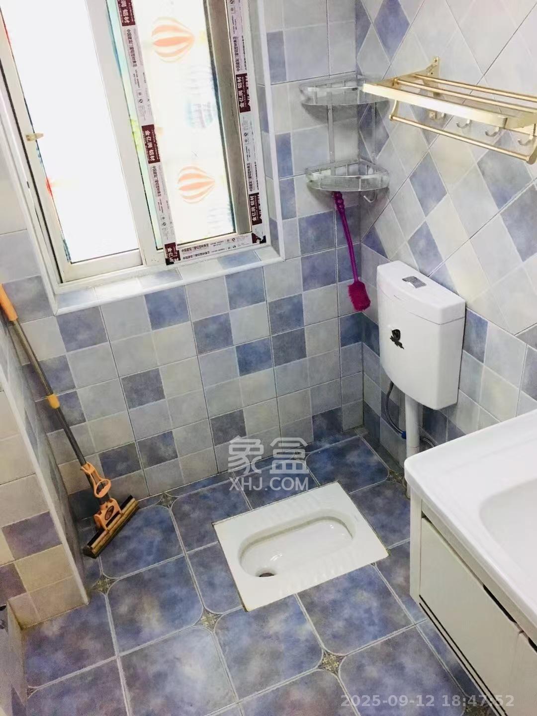 嘉顺苑 1室2厅1卫 2000.0元/月 嘉顺苑 1室2厅1卫 2000.0元/月室内图