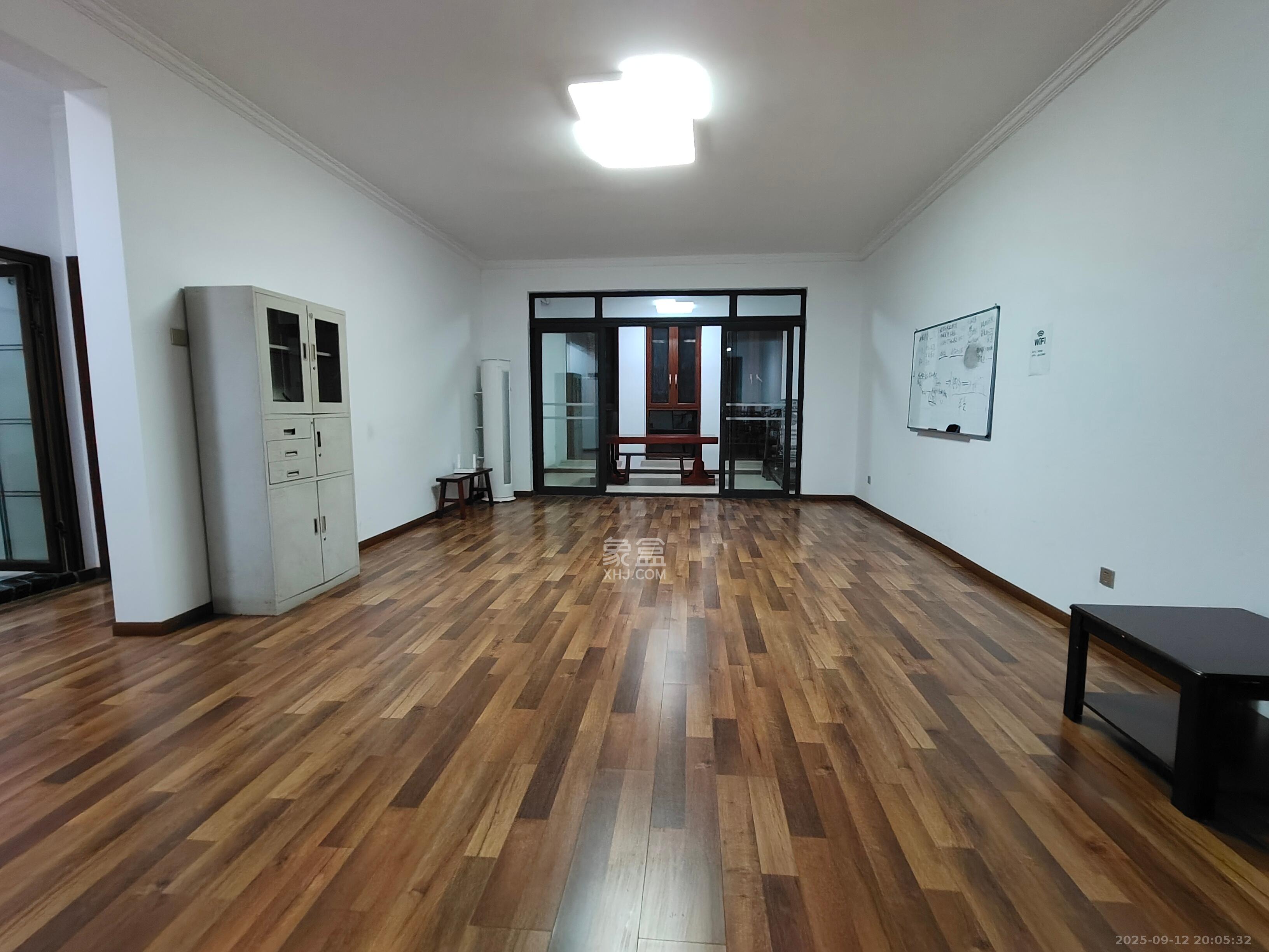 中隆国际御玺 4室2厅3卫 5800.0元/月 中隆国际御玺 4室2厅3卫 5800.0元/月室内图