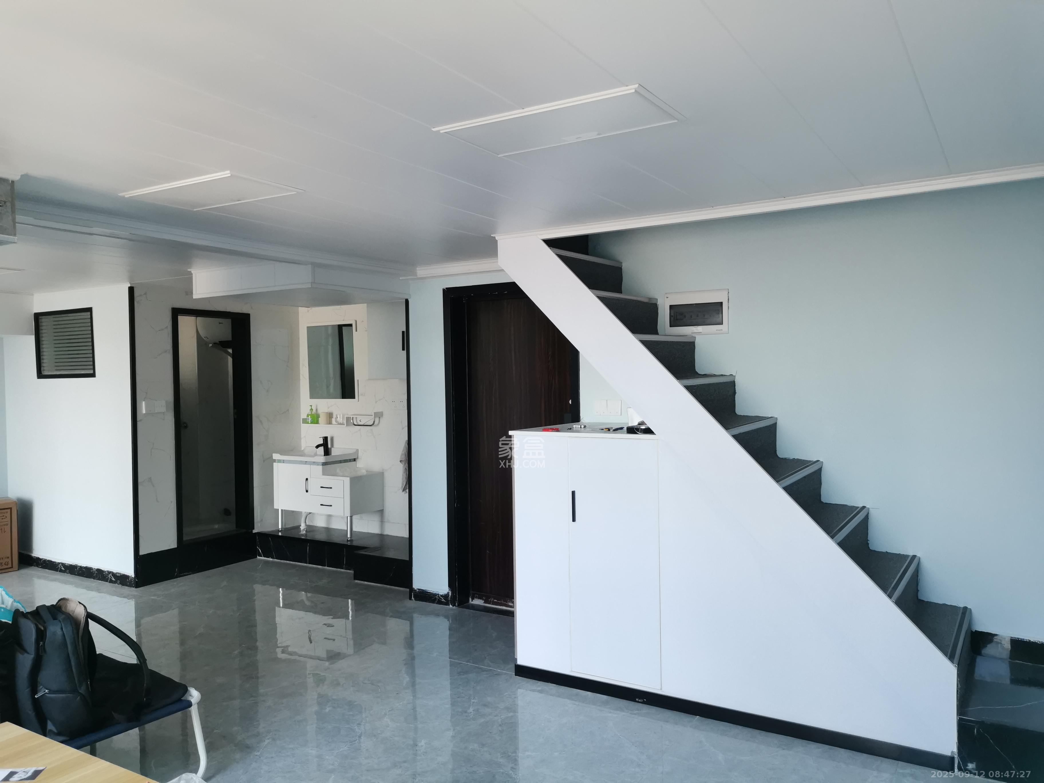 东盈商业广场(华泉城市广场)  1室0厅0卫    3800.0元/月 东盈商业广场(华泉城市广场)  1室0厅0卫    3800.0元/月室内图