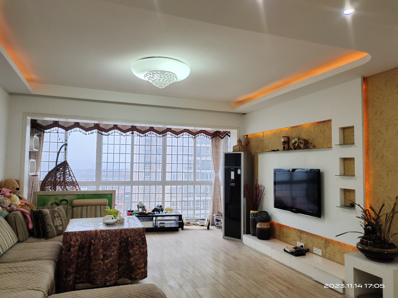 西街印象 3室2厅2卫 1800.0元/月 西街印象 3室2厅2卫 1800.0元/月室内图