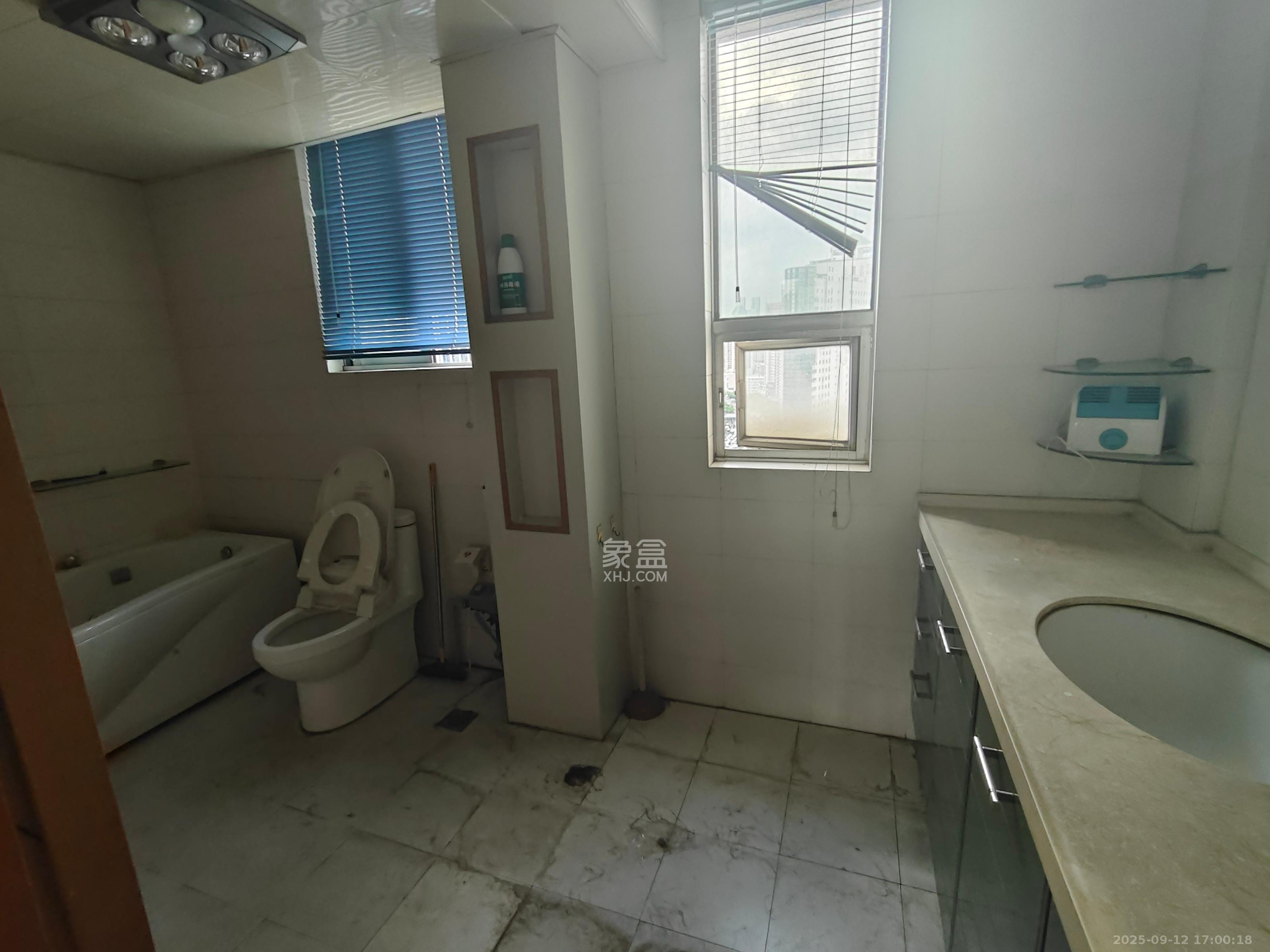 省建苑小区  4室1厅1卫    3200.0元/月室内图