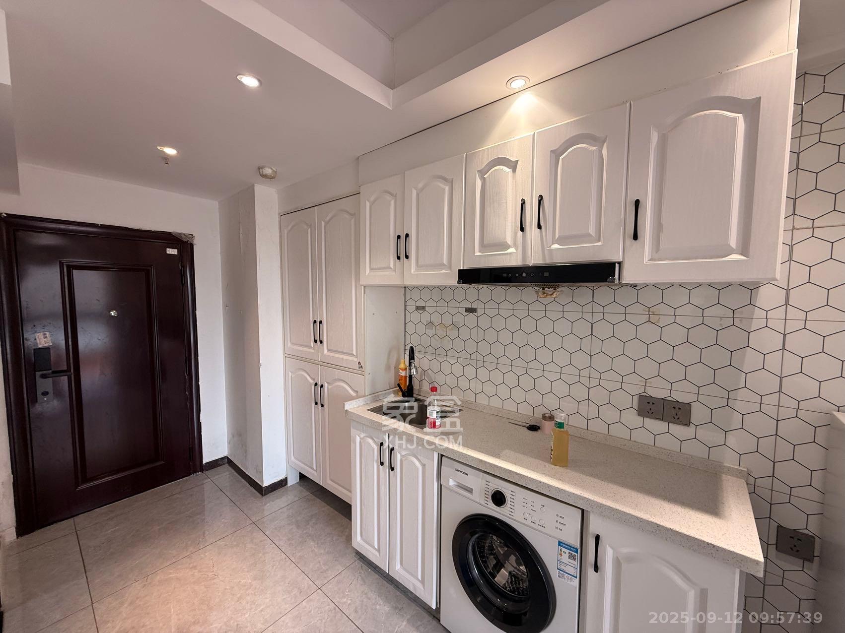 C-park天悦城(紫檀溪苑二期)  1室0厅0卫    1600.0元/月 C-park天悦城(紫檀溪苑二期)  1室0厅0卫    1600.0元/月室内图