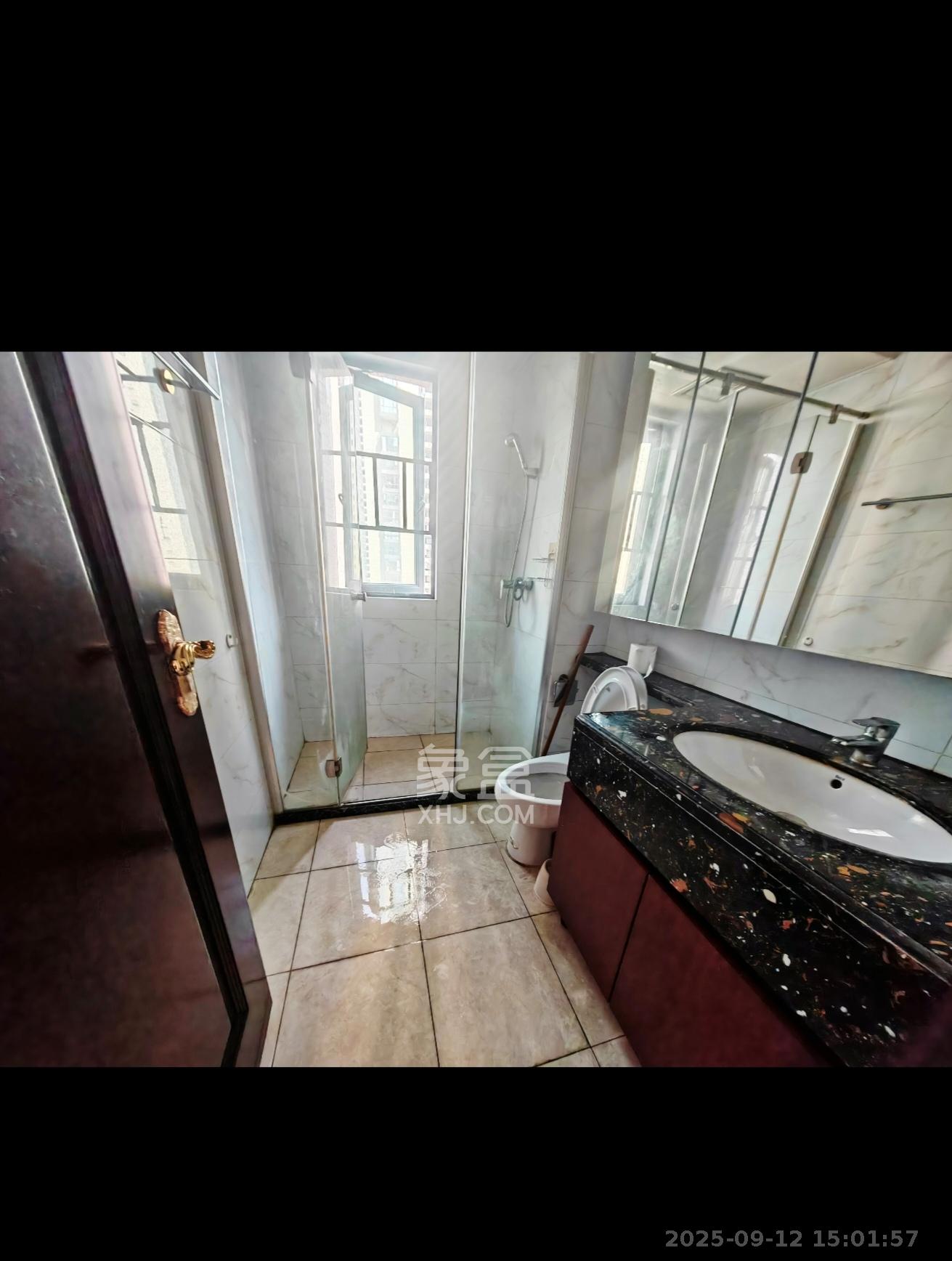 恒大御景湾  3室2厅2卫    3500.0元/月 恒大御景湾  3室2厅2卫    3500.0元/月室内图