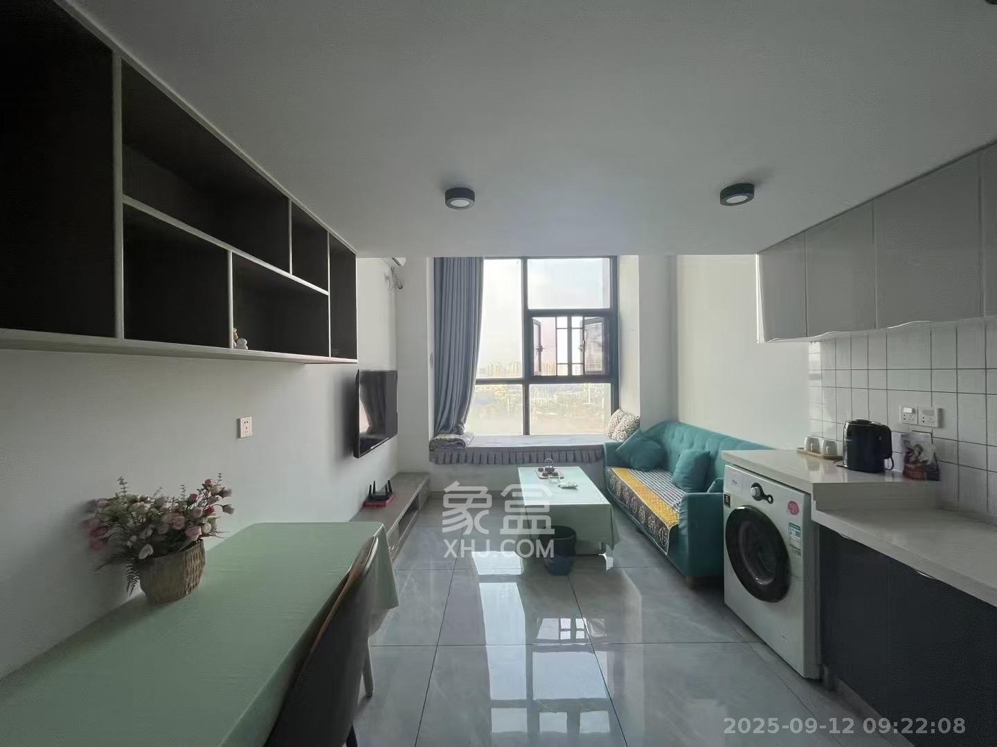 弘坤云寓  1室0厅0卫    2200.0元/月