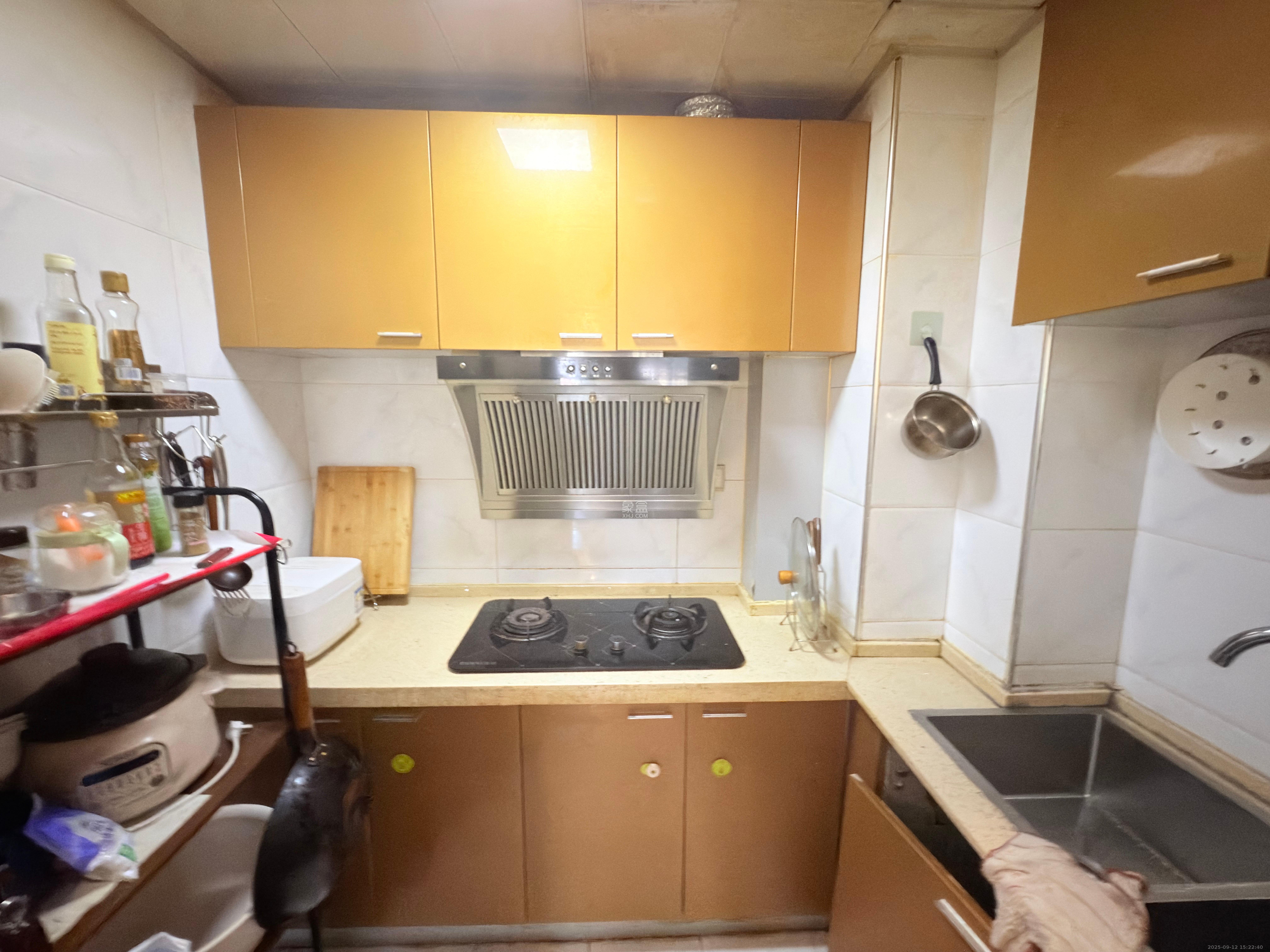 东怡外国(南湖一号) 2室2厅1卫 2400.0元/月 东怡外国(南湖一号) 2室2厅1卫 2400.0元/月室内图