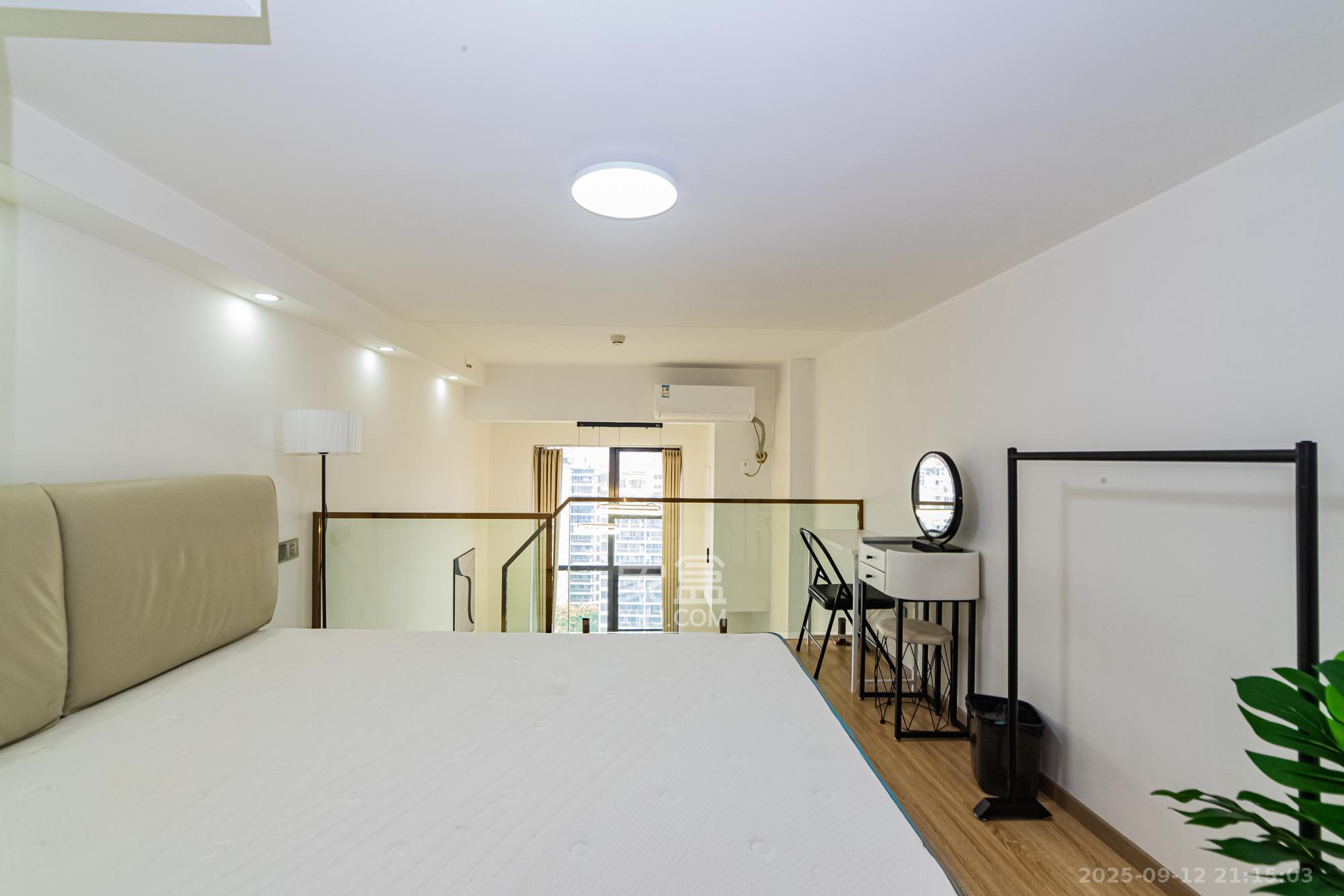 珠江花城好世界  1室1厅1卫    35.0万卧室