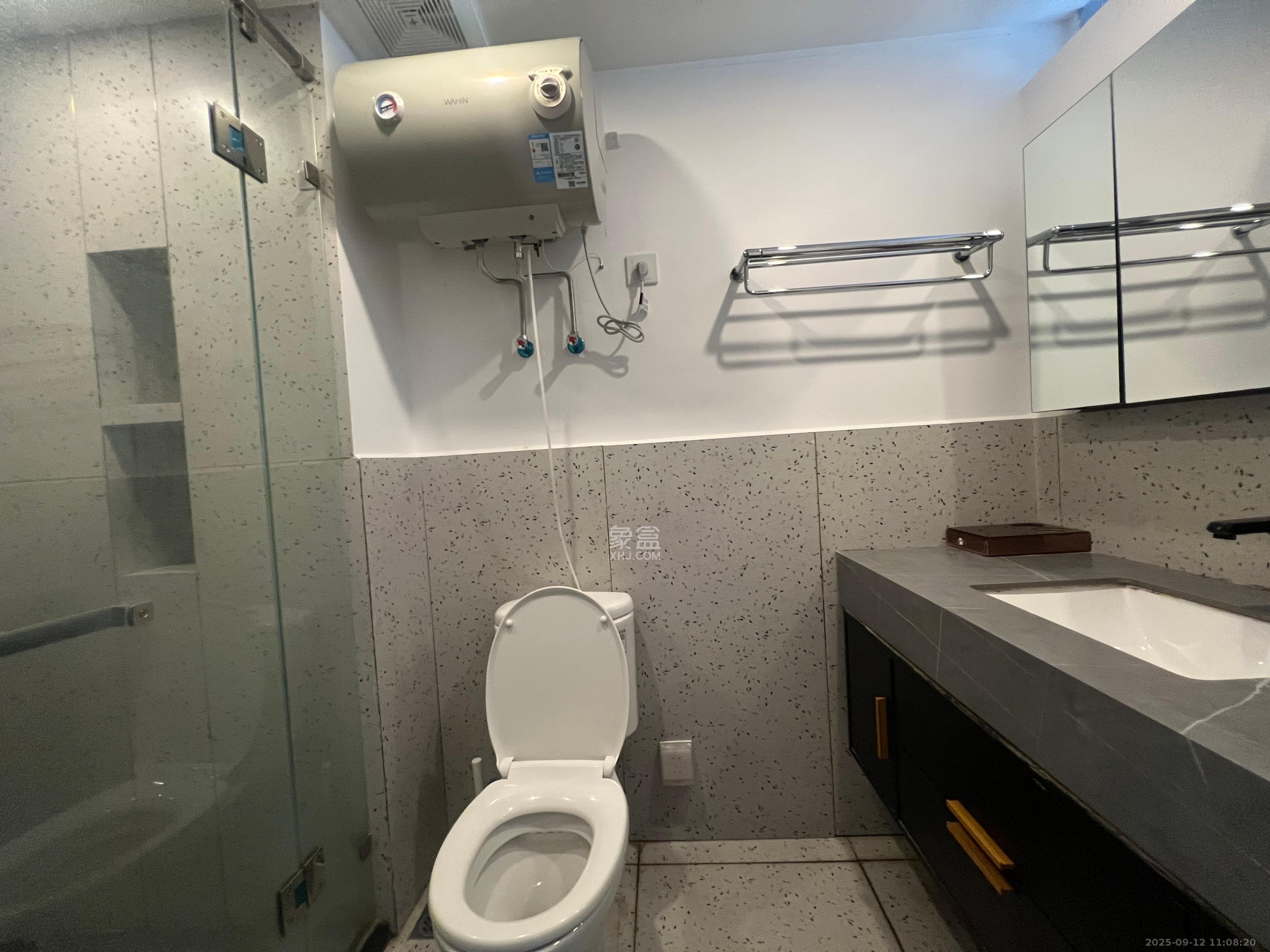 阳光城檀悦  1室1厅1卫    1700.0元/月室内图