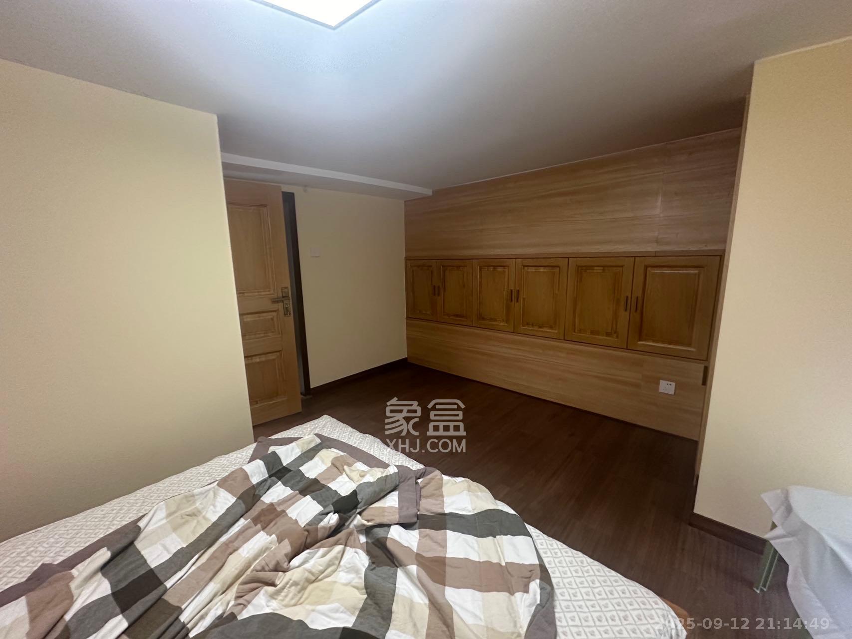 世茂璀璨天城公寓  3室2厅2卫    2800.0元/月室内图