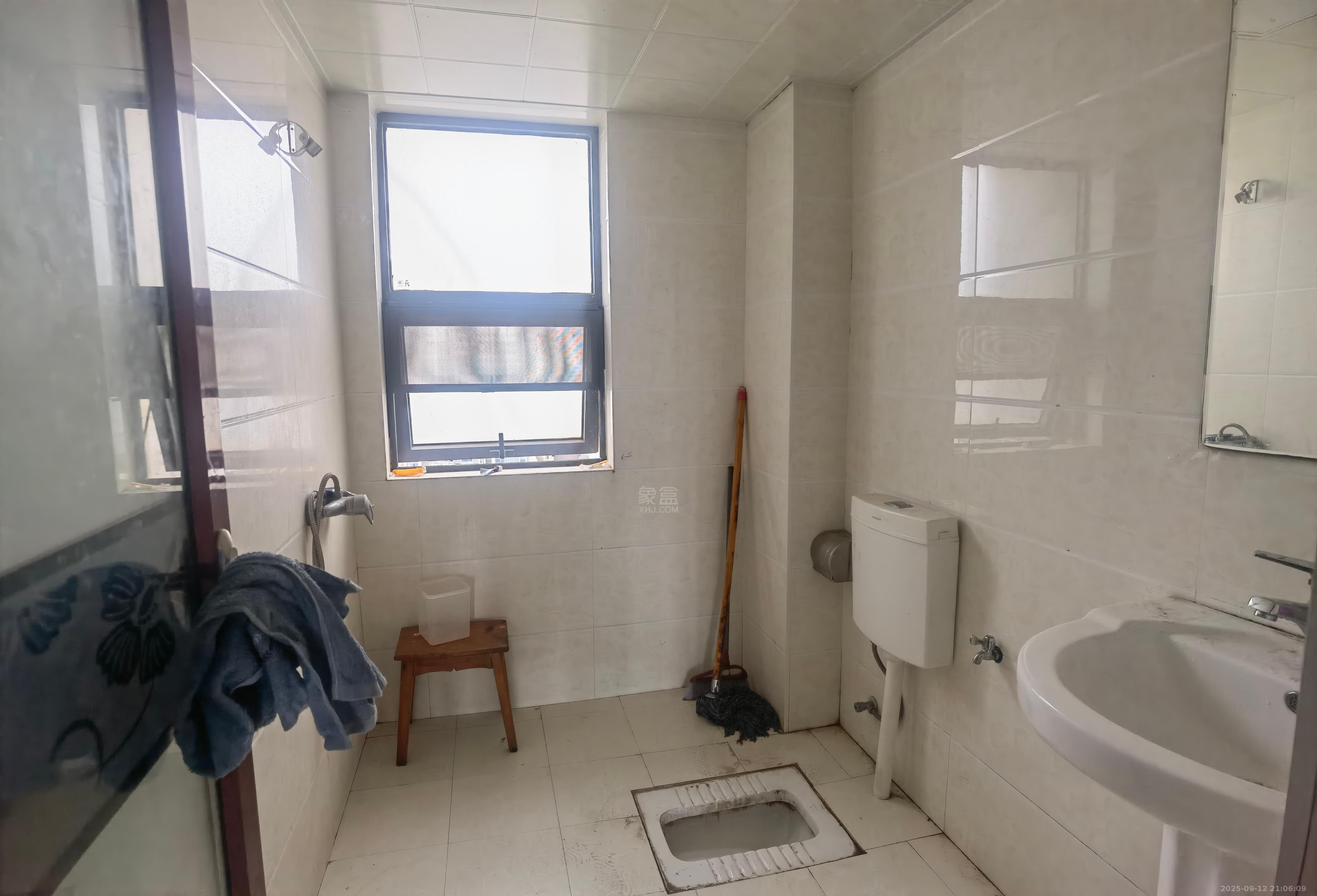 美的城一期 3室2厅2卫 1800.0元/月 美的城一期 3室2厅2卫 1800.0元/月室内图