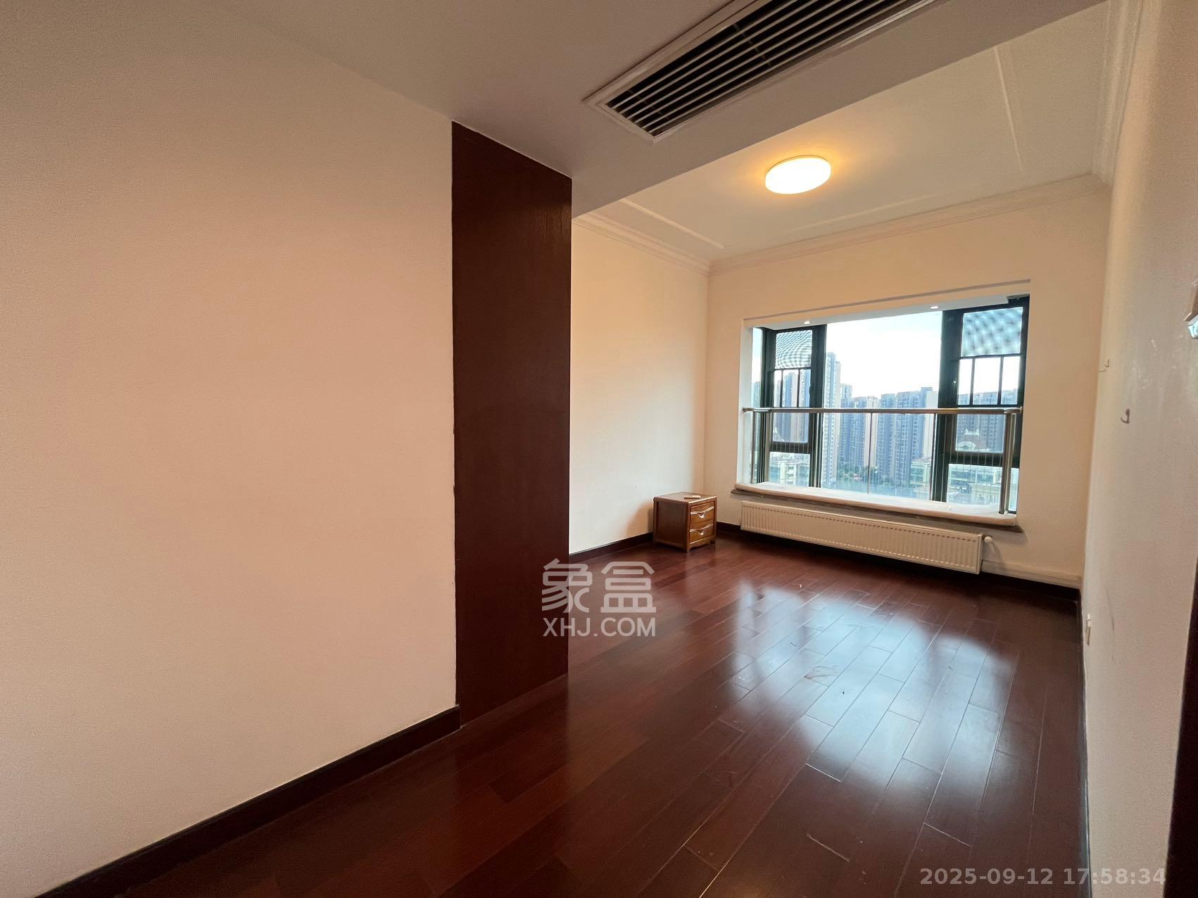 恒大雅苑  4室2厅3卫    5000.0元/月室内图