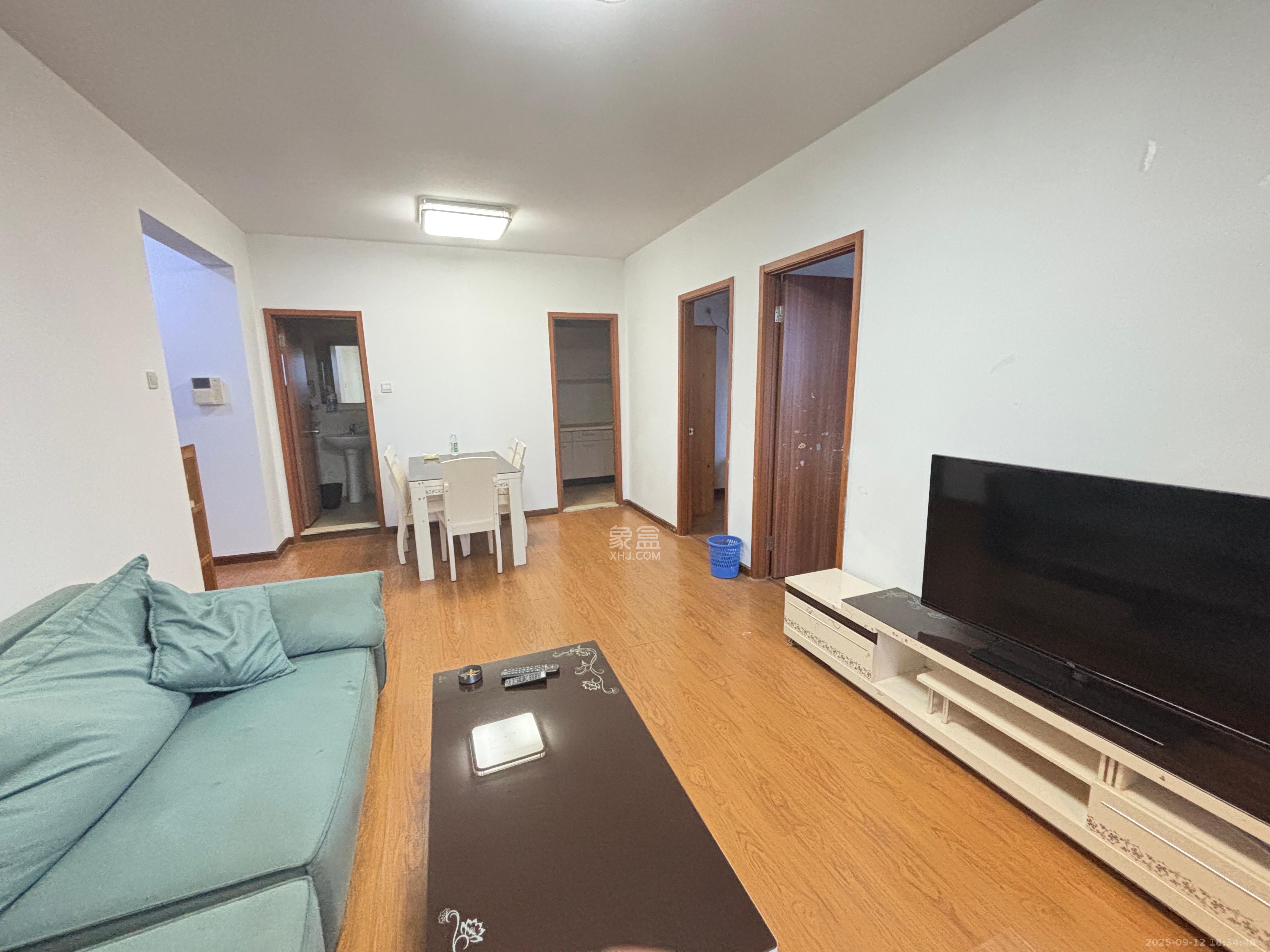 花漾年华(桂花园) 2室2厅1卫 1800.0元/月 花漾年华(桂花园) 2室2厅1卫 1800.0元/月室内图