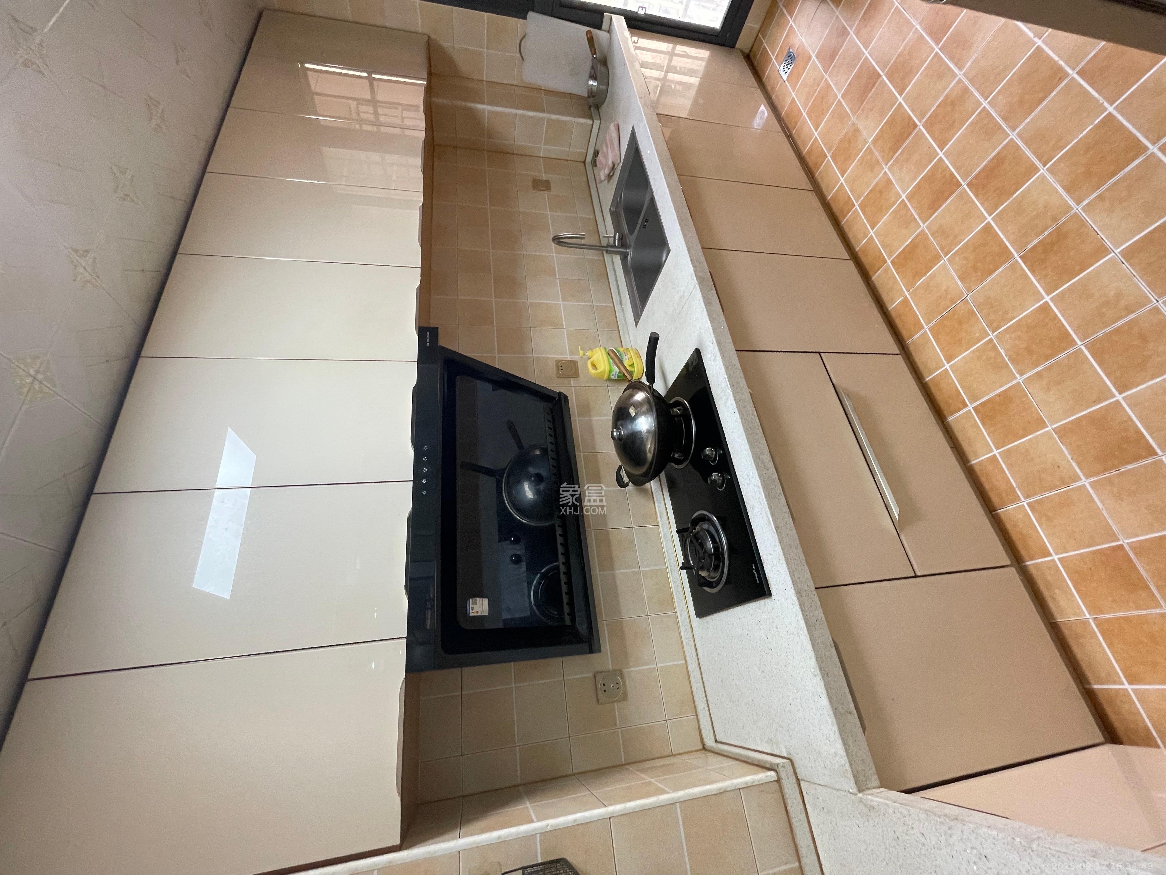 和康园小区 3室2厅1卫 2100.0元/月 和康园小区 3室2厅1卫 2100.0元/月室内图