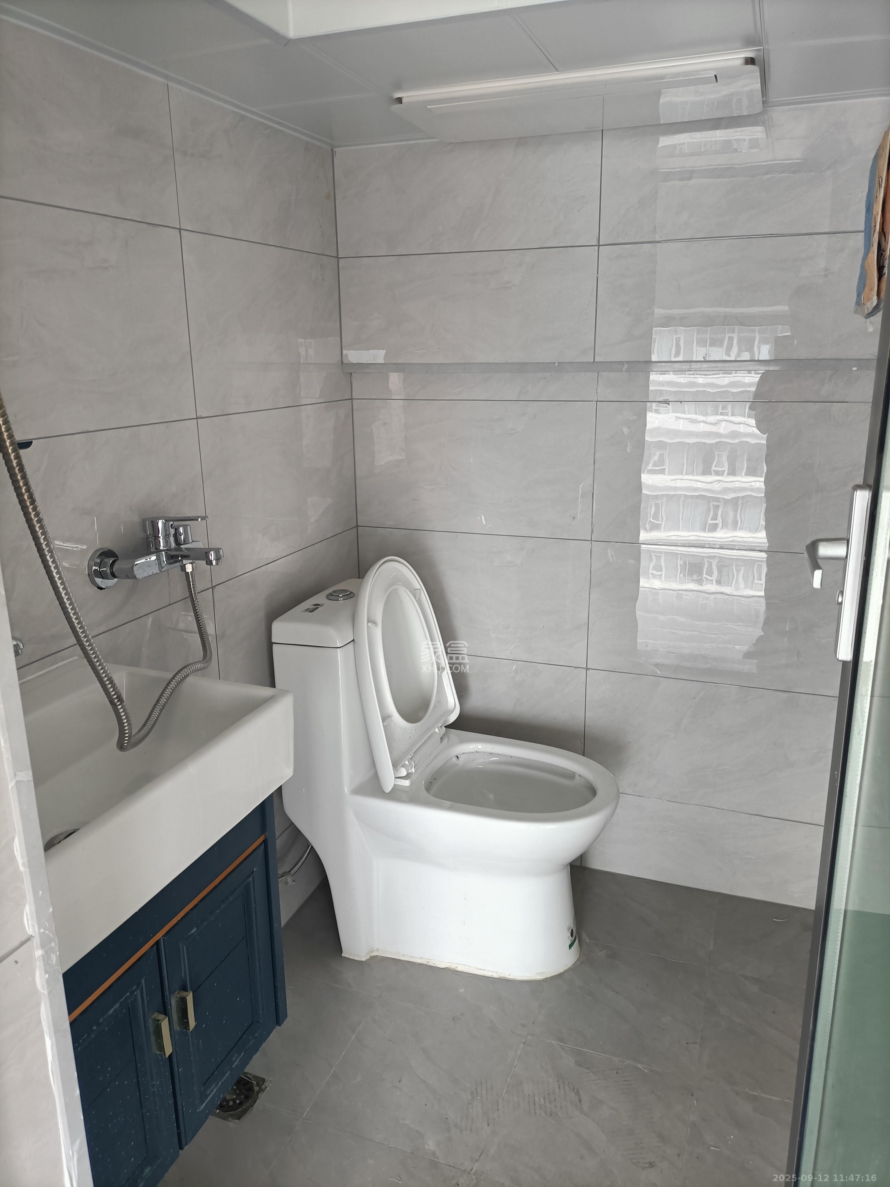 保利天禧EF区  1室1厅1卫    1550.0元/月室内图