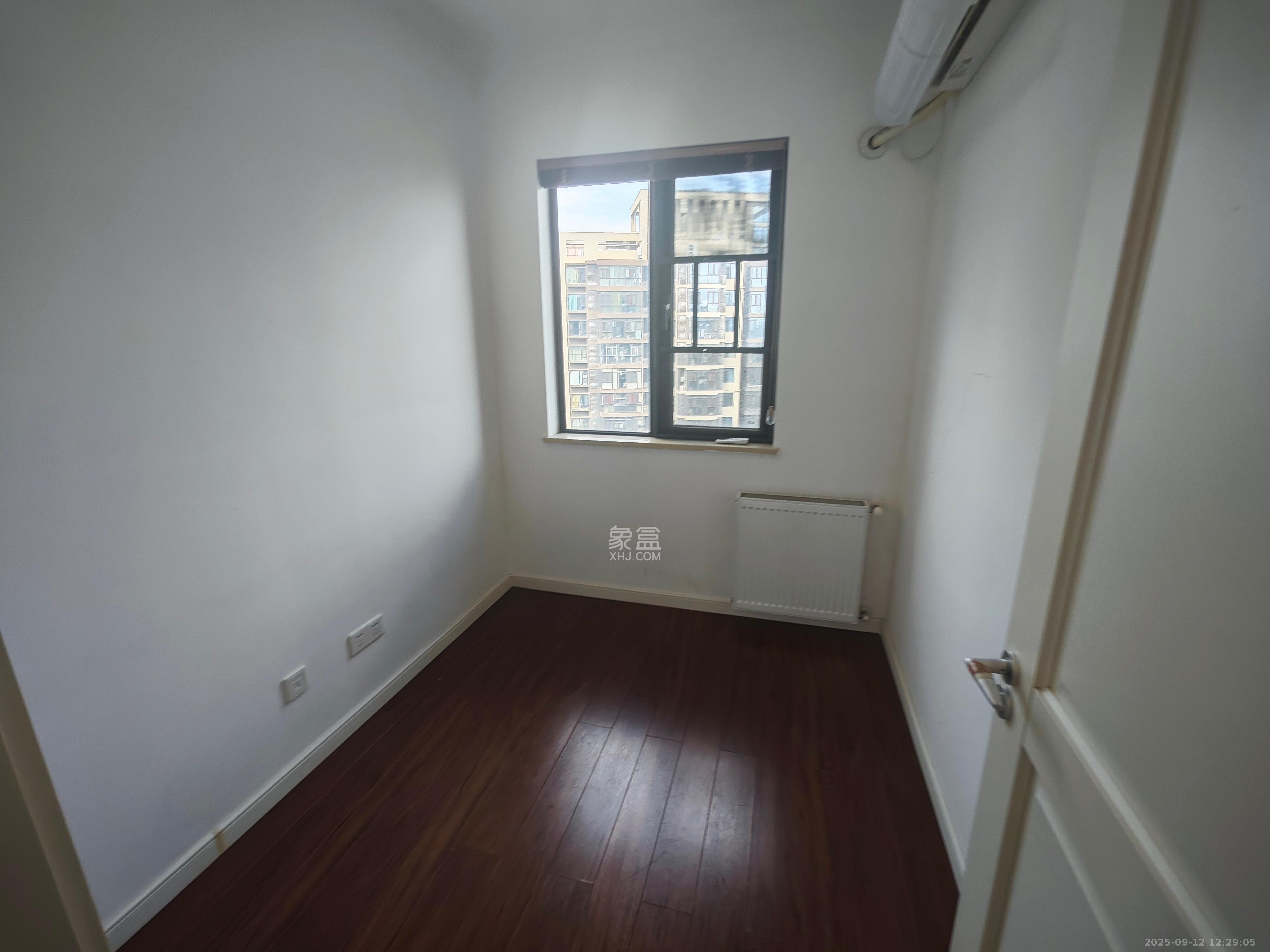 万科里金域国际  4室2厅2卫    5330.0元/月室内图