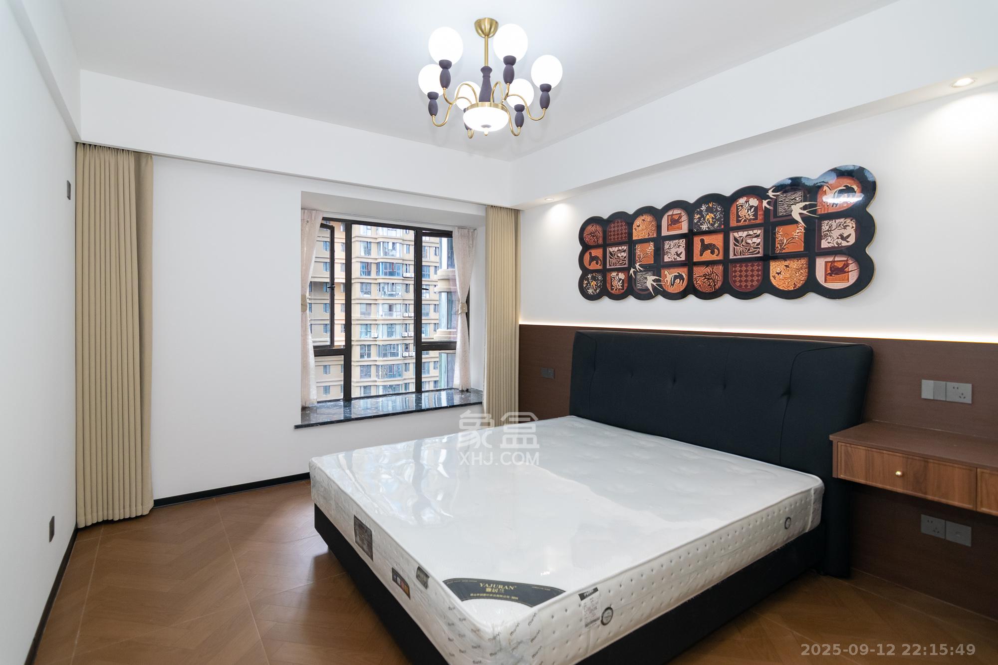 润和长郡（润和紫郡二三期）  4室2厅2卫    129.8万卧室