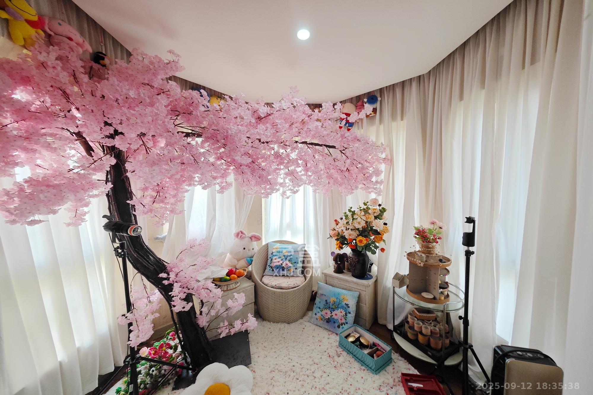 锦绣世纪 4室2厅2卫 123.0万 锦绣世纪 4室2厅2卫 123.0万阳台