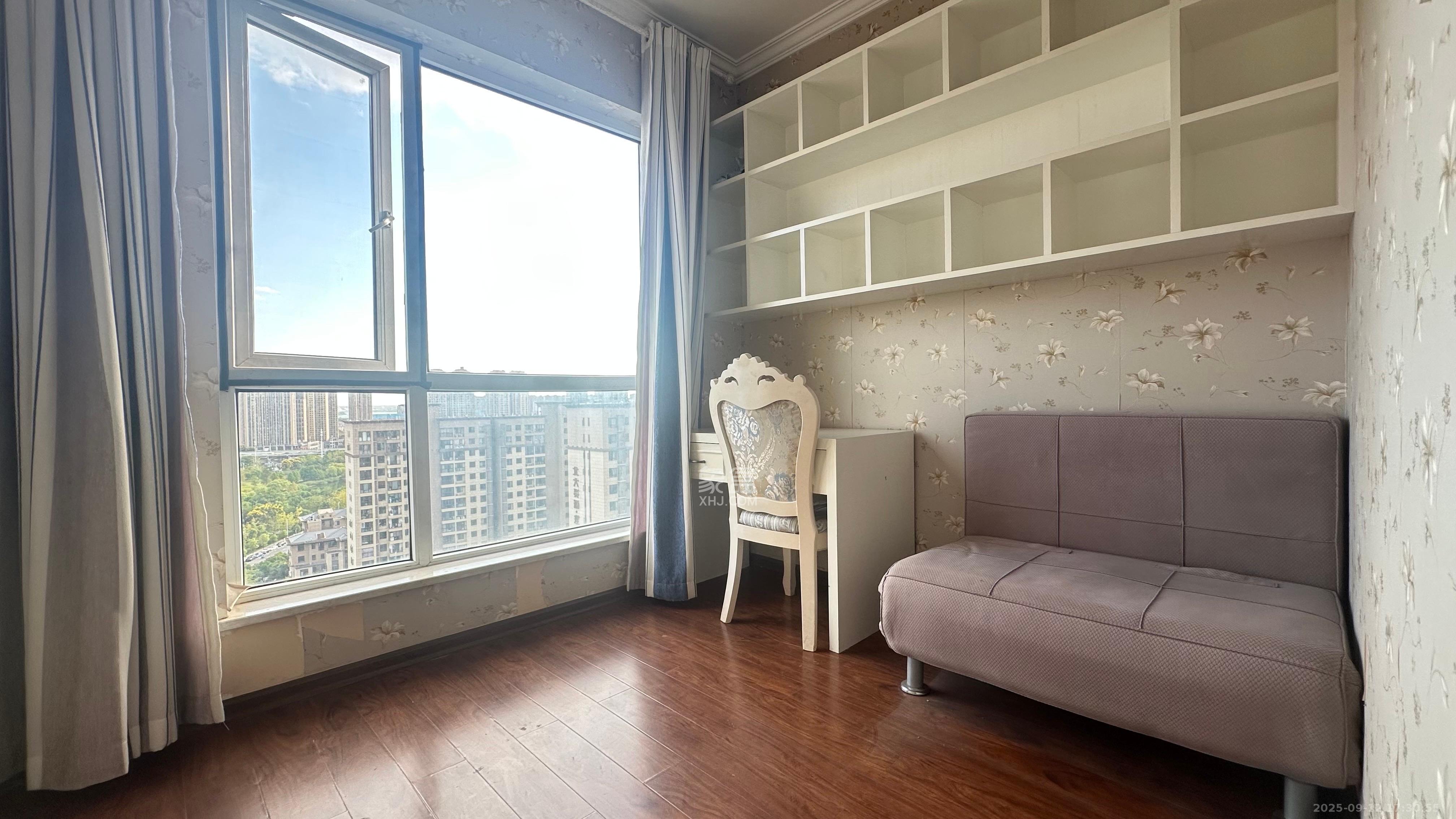 COCO蜜城  3室2厅1卫    2500.0元/月室内图