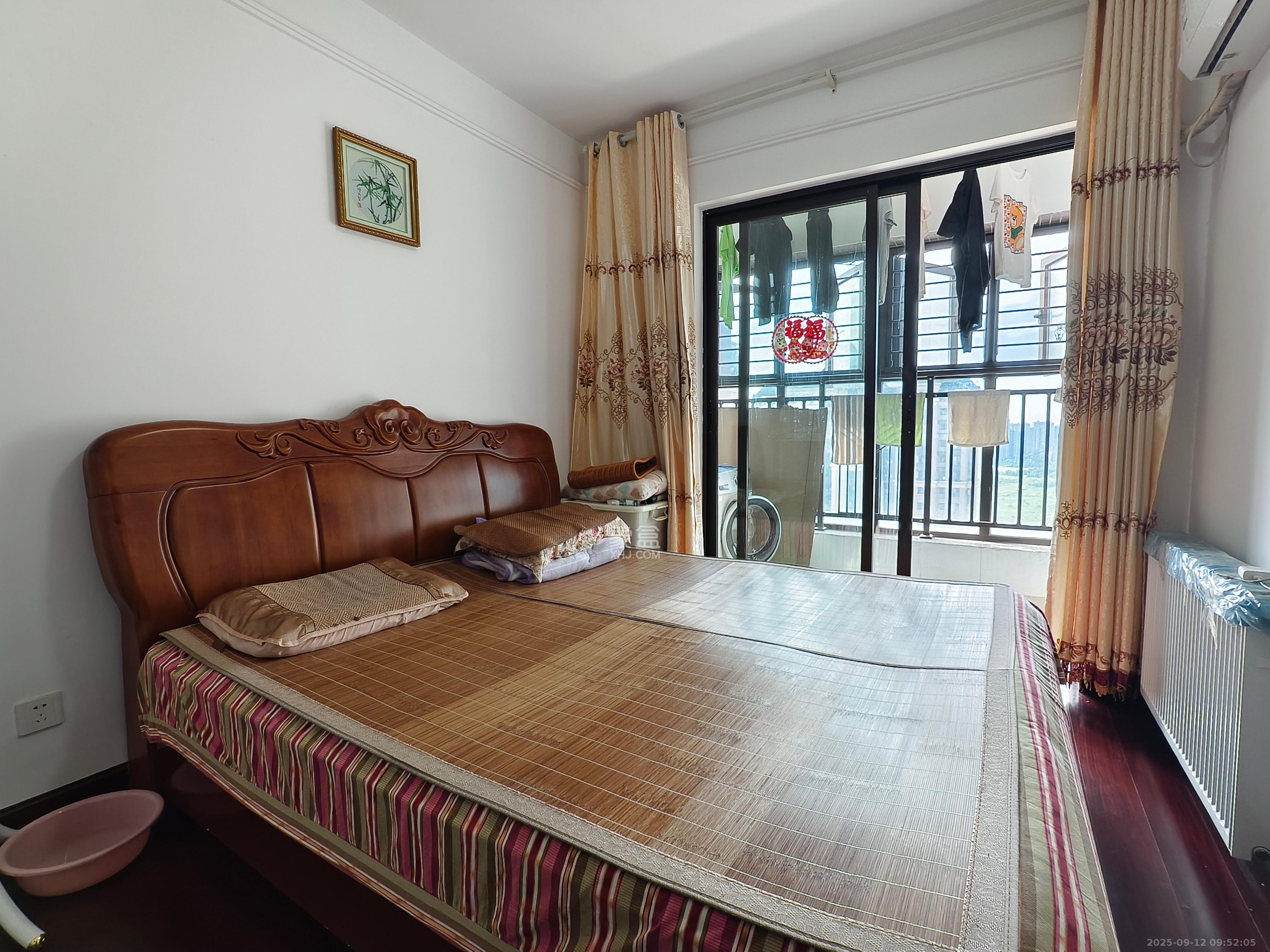 中海国际三期  1室2厅2卫    2100.0元/月室内图