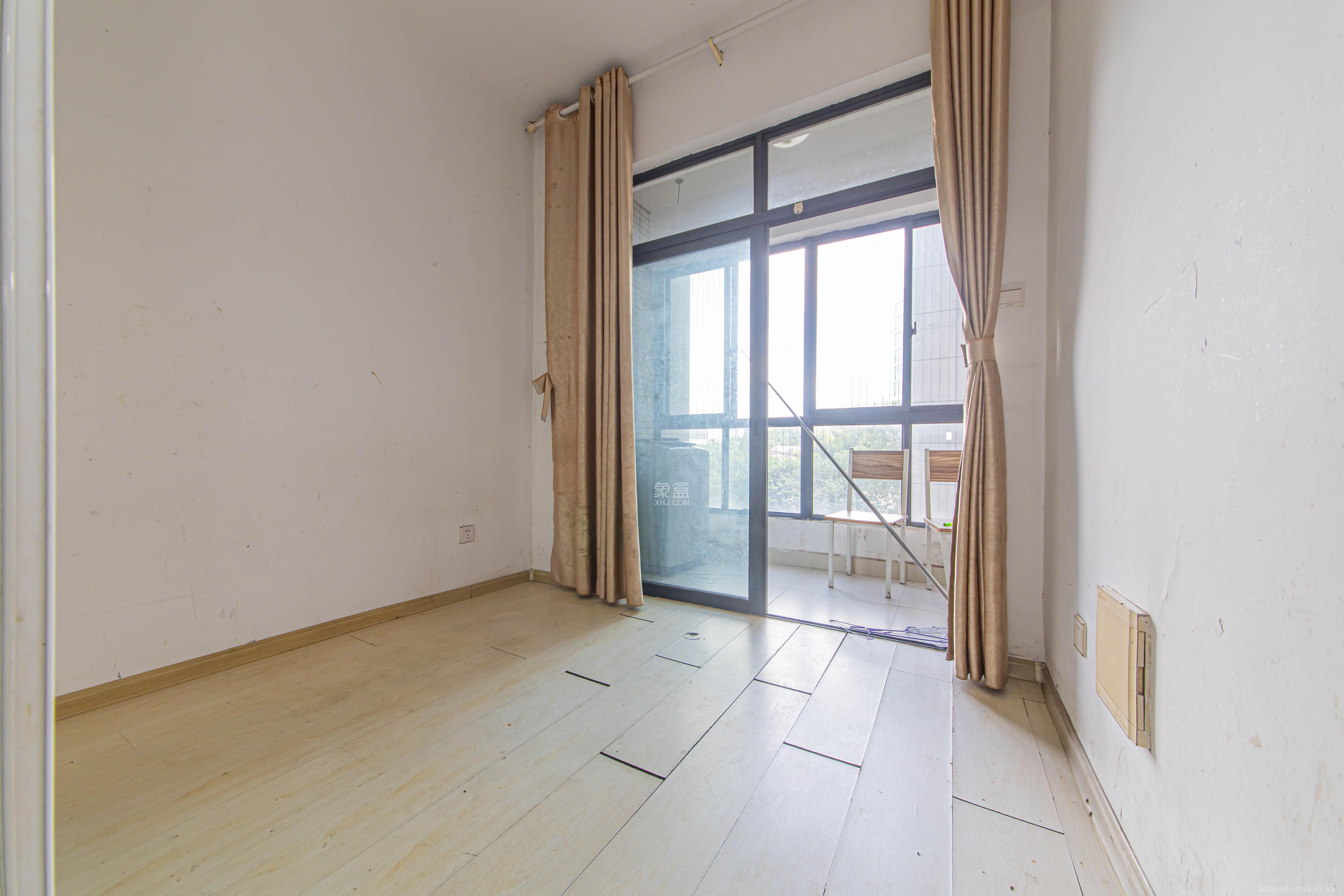 中信城市广场(中信新城一期) 2室2厅1卫 1880.0元/月 中信城市广场(中信新城一期) 2室2厅1卫 1880.0元/月室内图