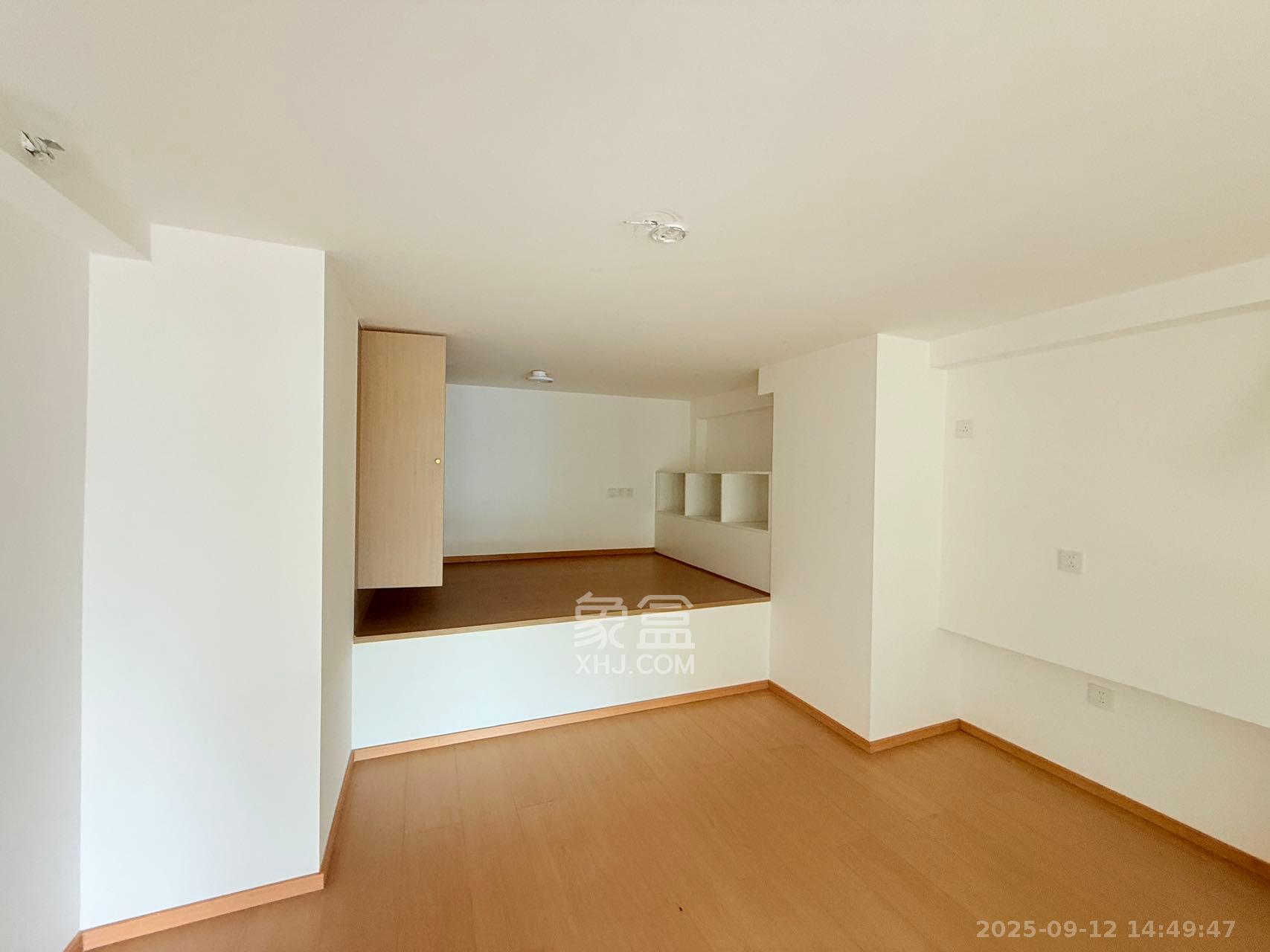 卓越中寰 2室1厅1卫 2500.0元/月 卓越中寰 2室1厅1卫 2500.0元/月室内图