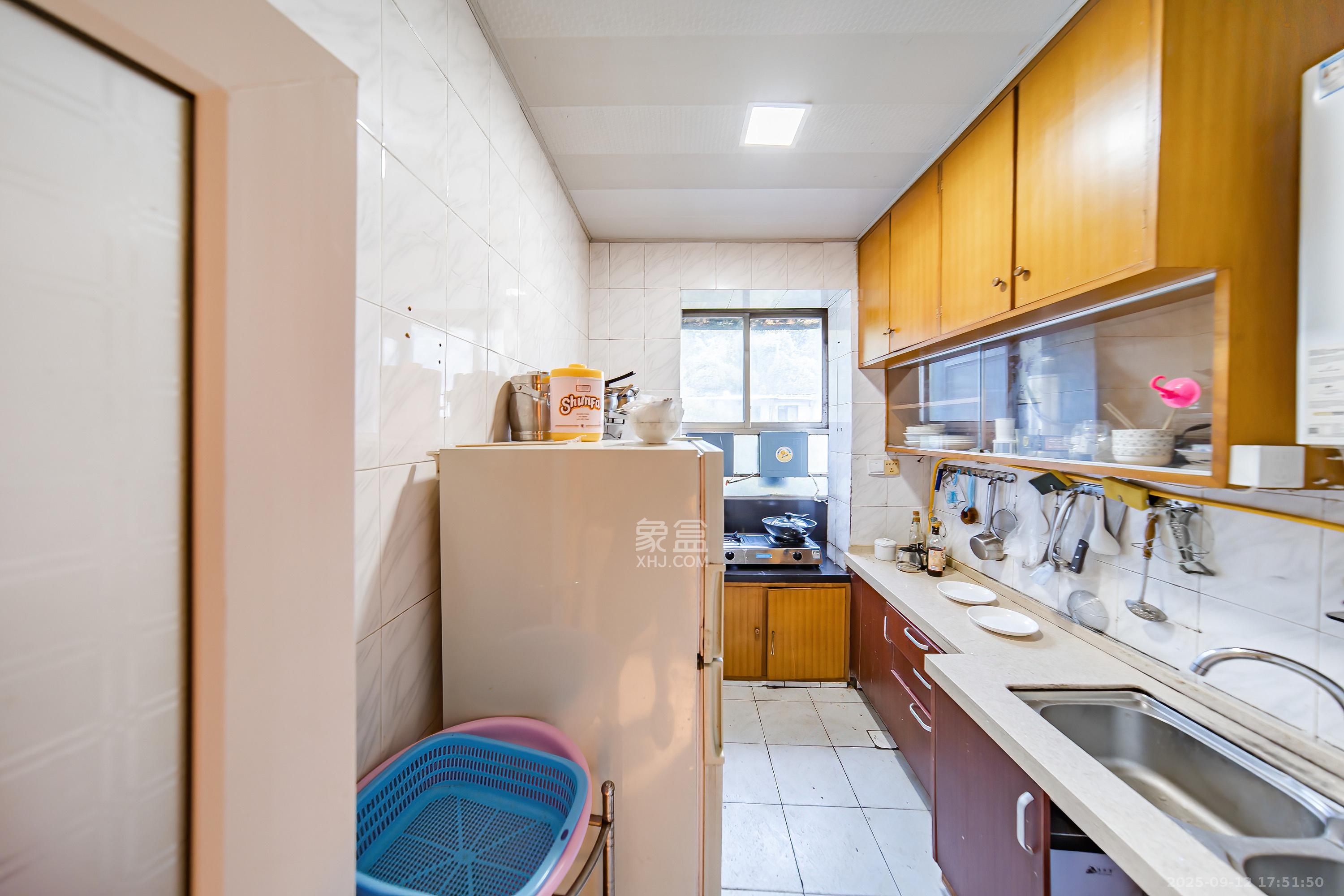 湖南大学红叶楼 3室1厅1卫 77.0万 湖南大学红叶楼 3室1厅1卫 77.0万厨房