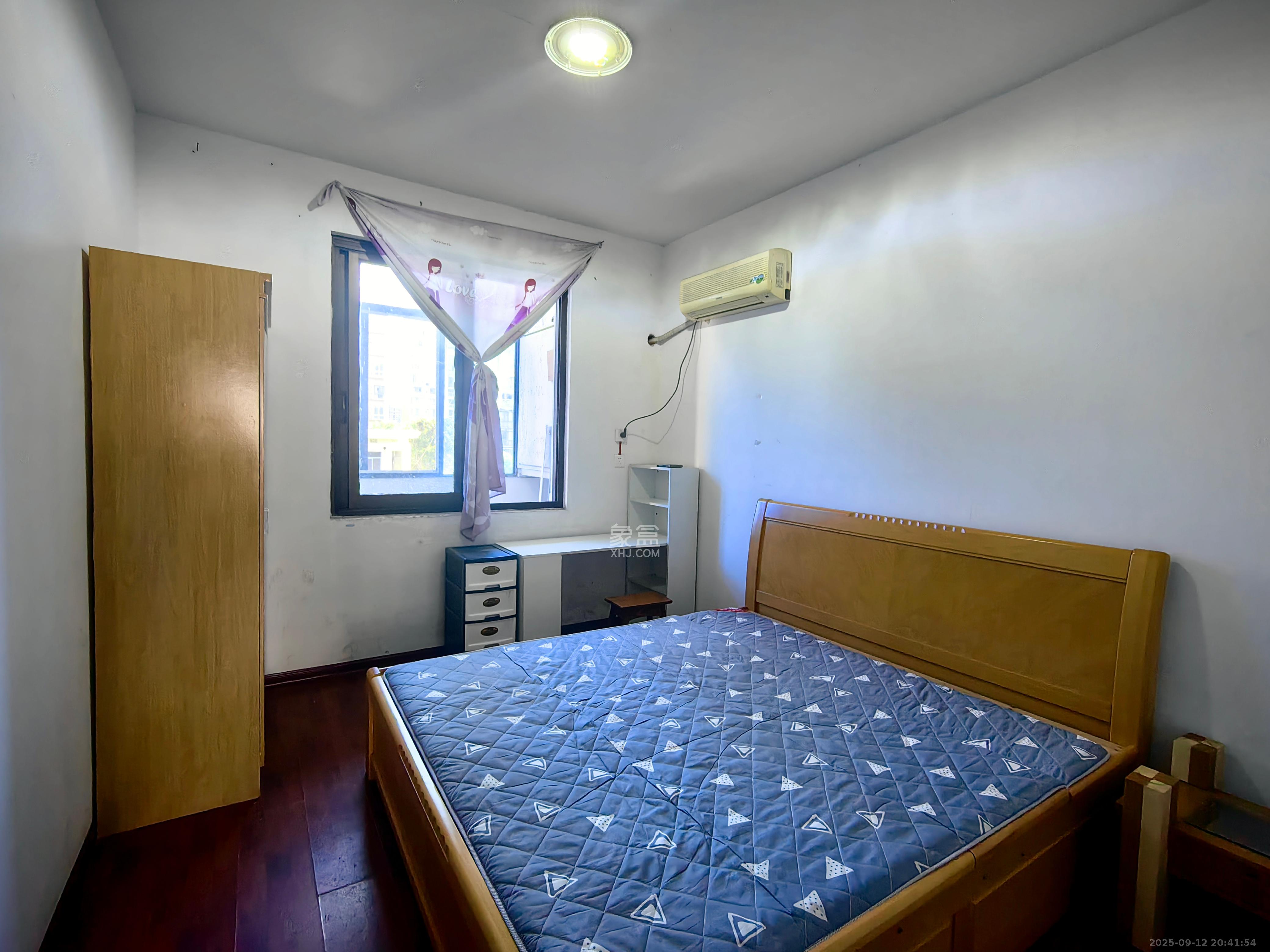 省航空工业局宿舍(嘉盛华庭老6,8栋)  2室2厅1卫    1050.0元/月 省航空工业局宿舍(嘉盛华庭老6,8栋)  2室2厅1卫    1050.0元/月室内图