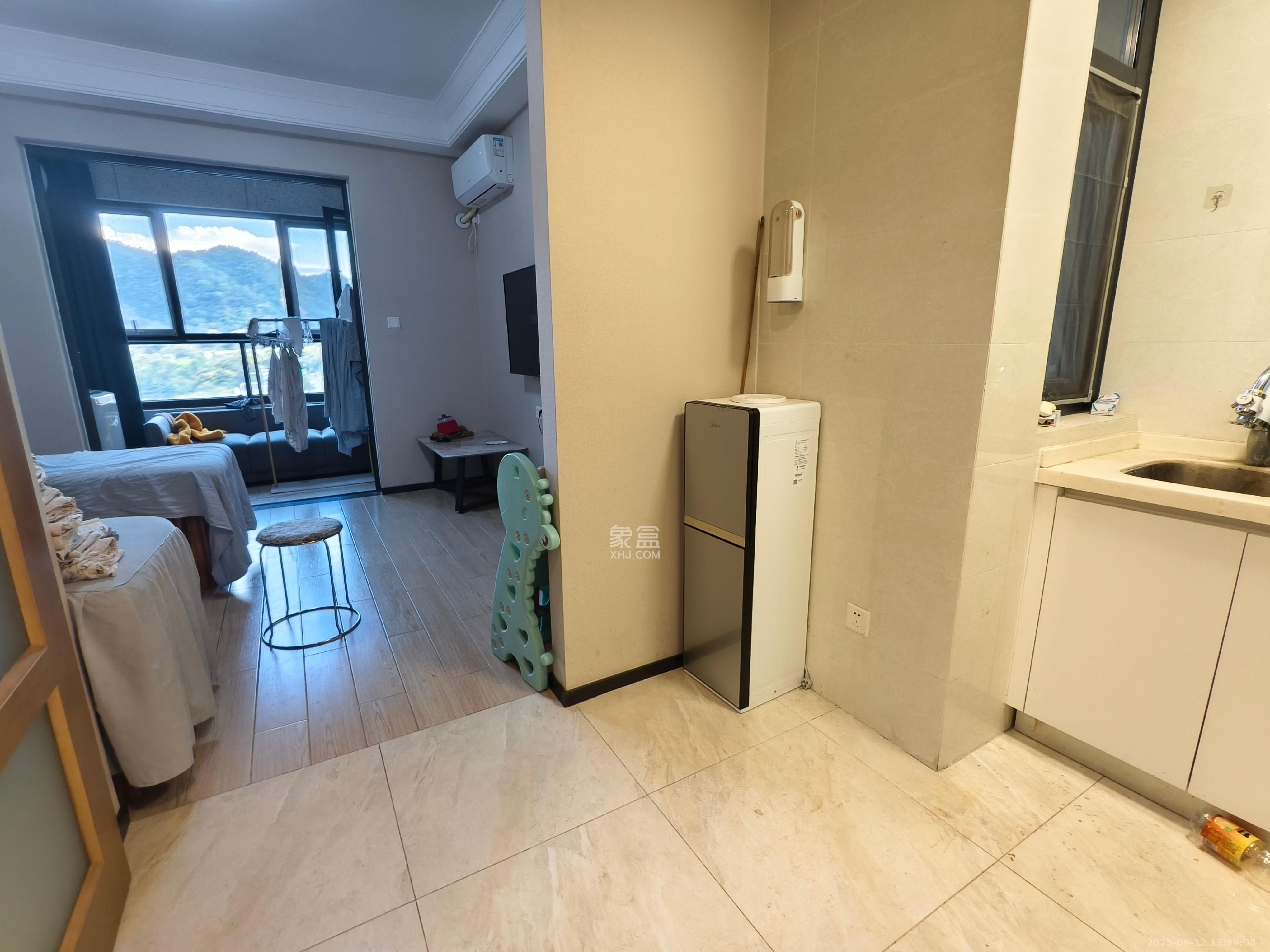 中海梅溪湖壹号 1室1厅1卫 1500.0元/月 中海梅溪湖壹号 1室1厅1卫 1500.0元/月室内图