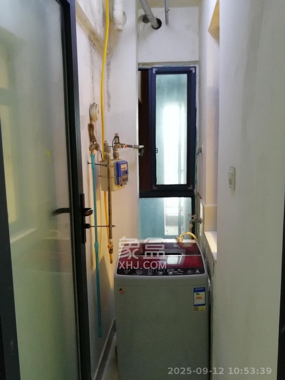 中建芙蓉工社 1室1厅1卫 1700.00元/月 中建芙蓉工社 1室1厅1卫 1700.00元/月室内图