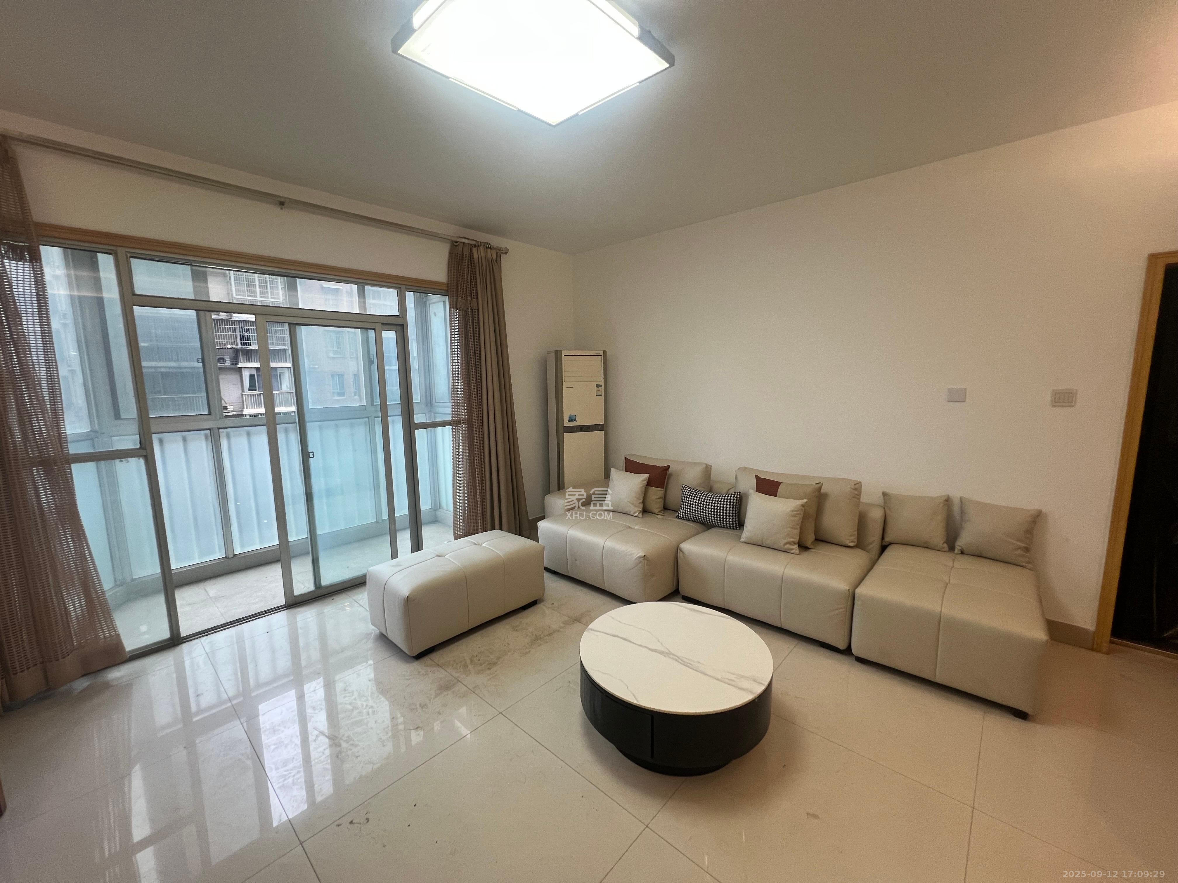 香海西岸 3室2厅2卫 2800.0元/月 香海西岸 3室2厅2卫 2800.0元/月室内图