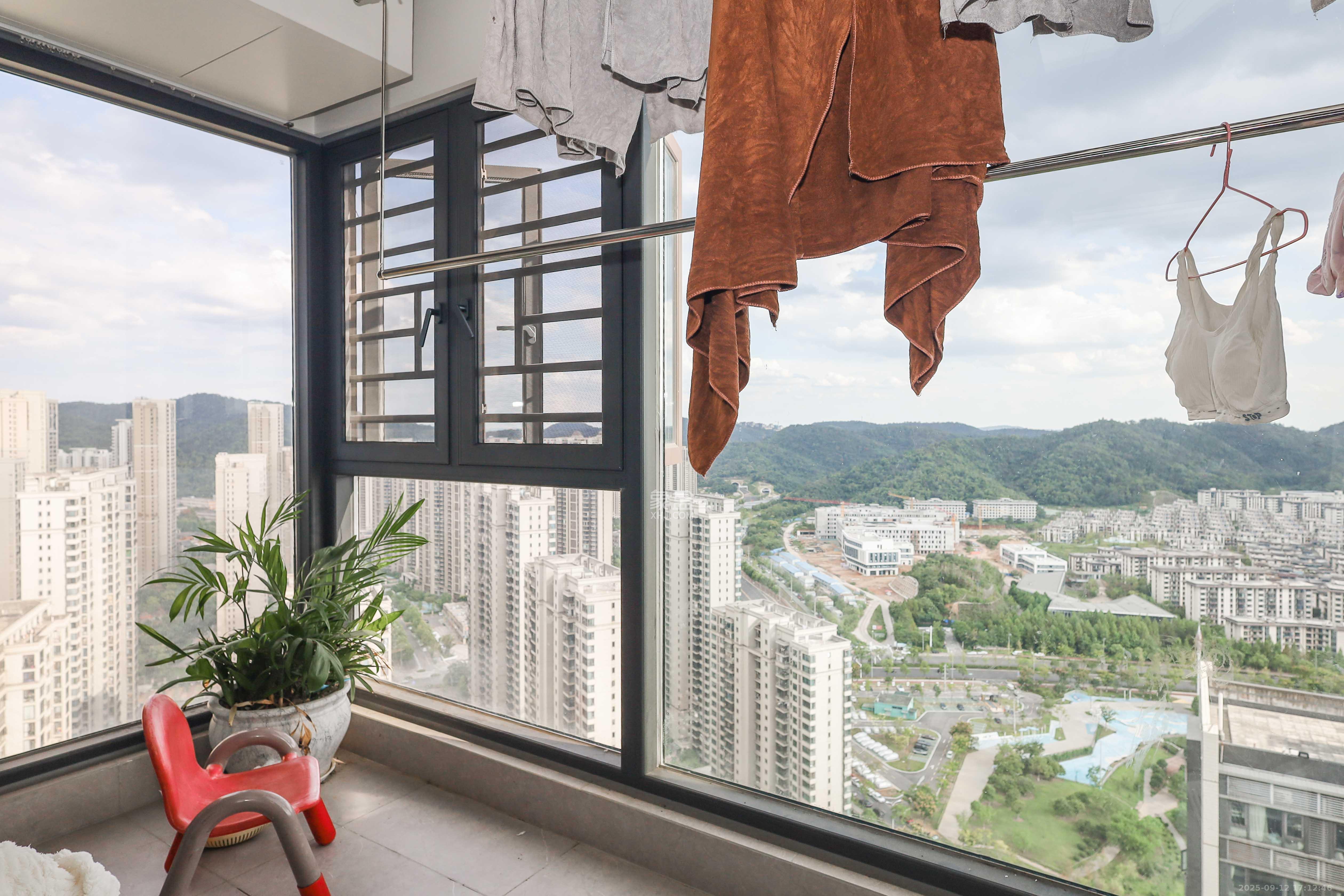 时代梅溪领峰  3室2厅2卫    127.0万阳台