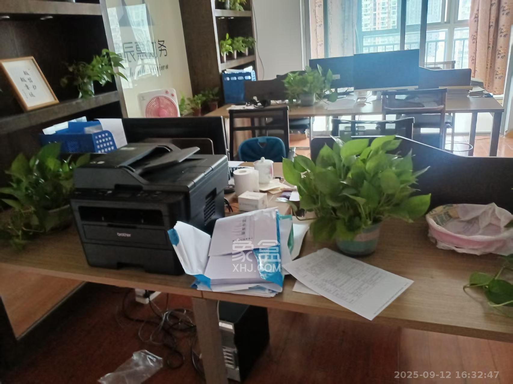 友阿光大大厦 3室2厅1卫 3200.0元/月 友阿光大大厦 3室2厅1卫 3200.0元/月室内图