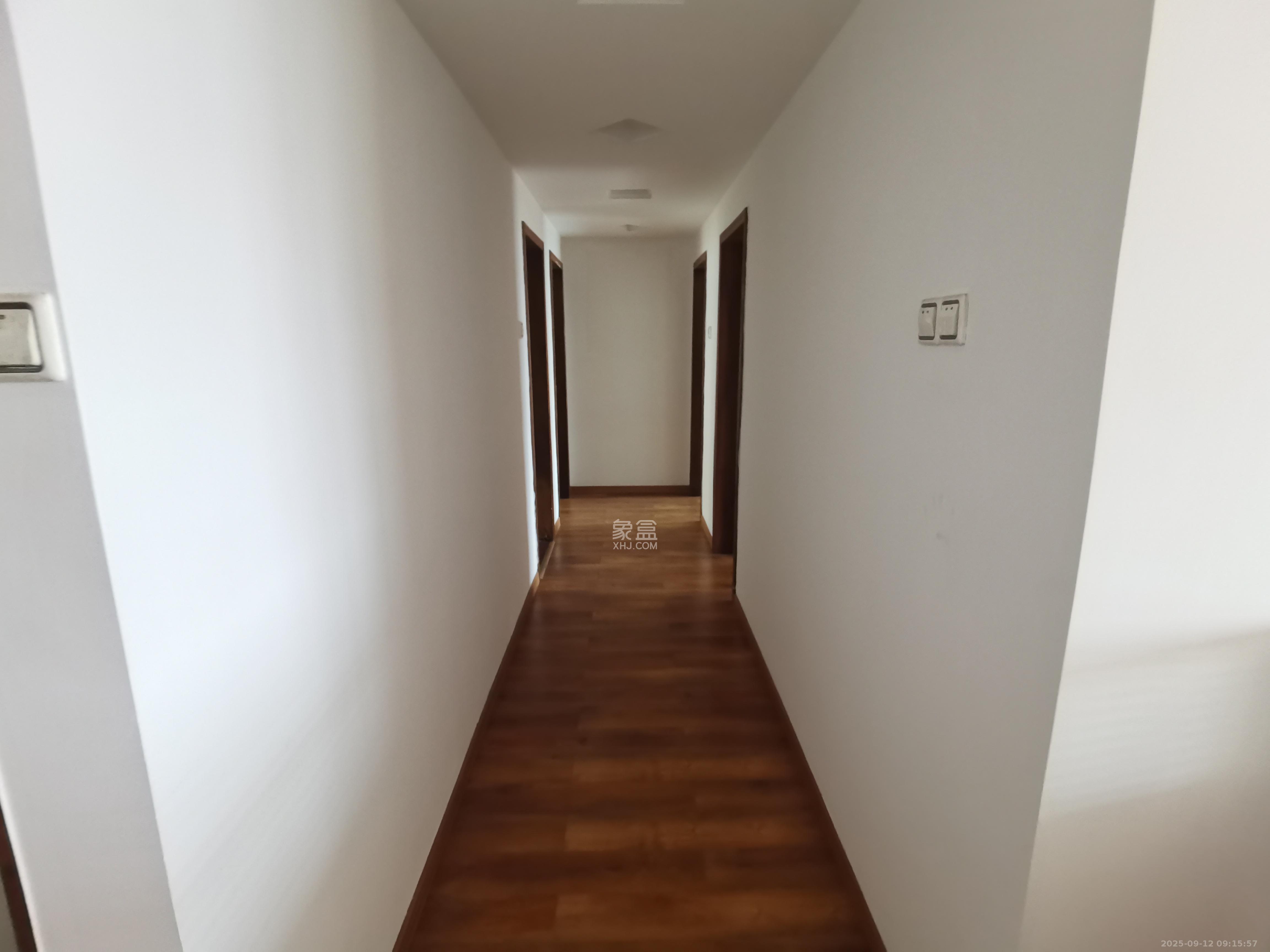 开源鑫阁  3室2厅2卫    2000.0元/月室内图