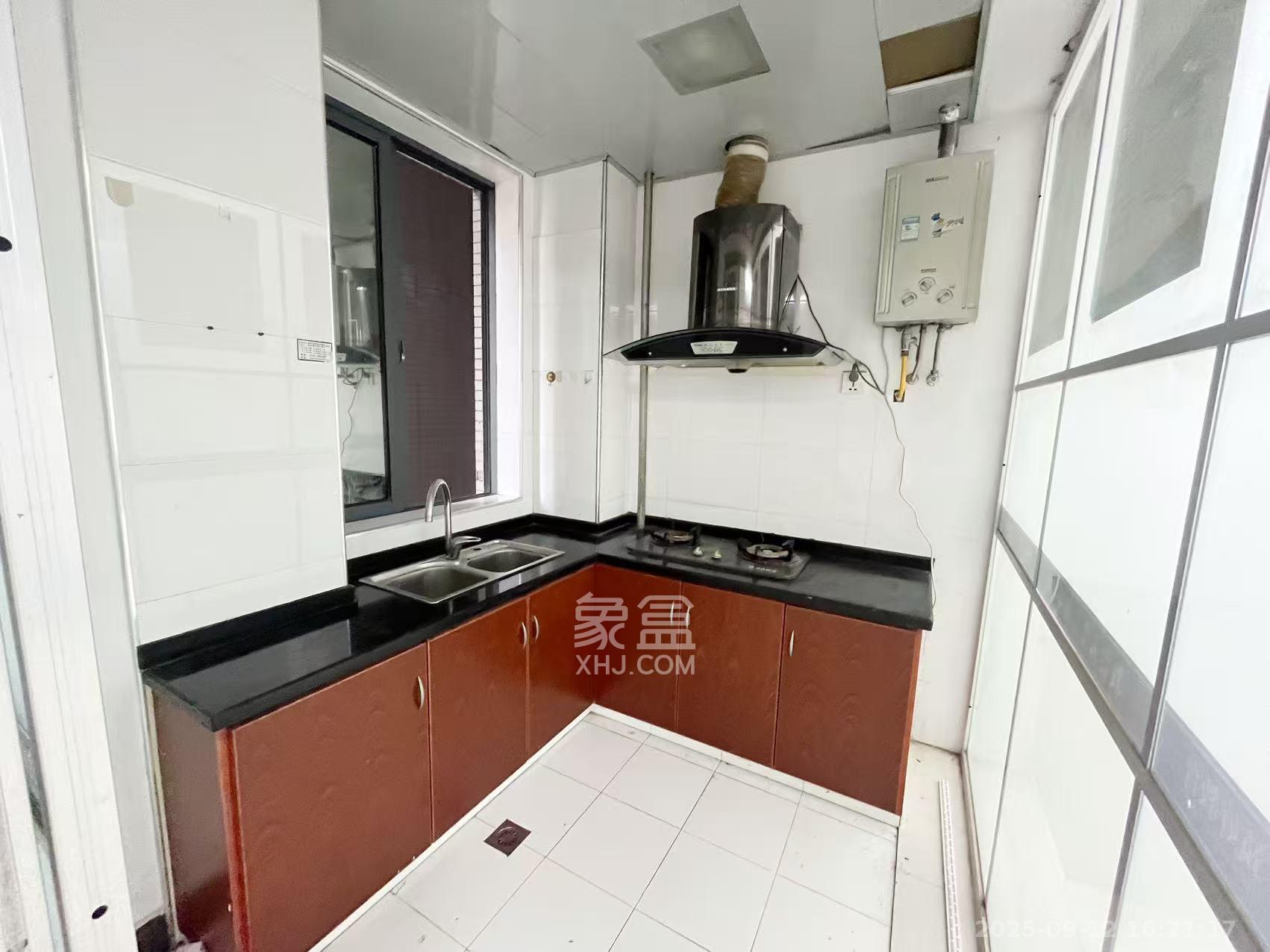 芙蓉蓉苑 1室1厅1卫 1800.0元/月 芙蓉蓉苑 1室1厅1卫 1800.0元/月室内图