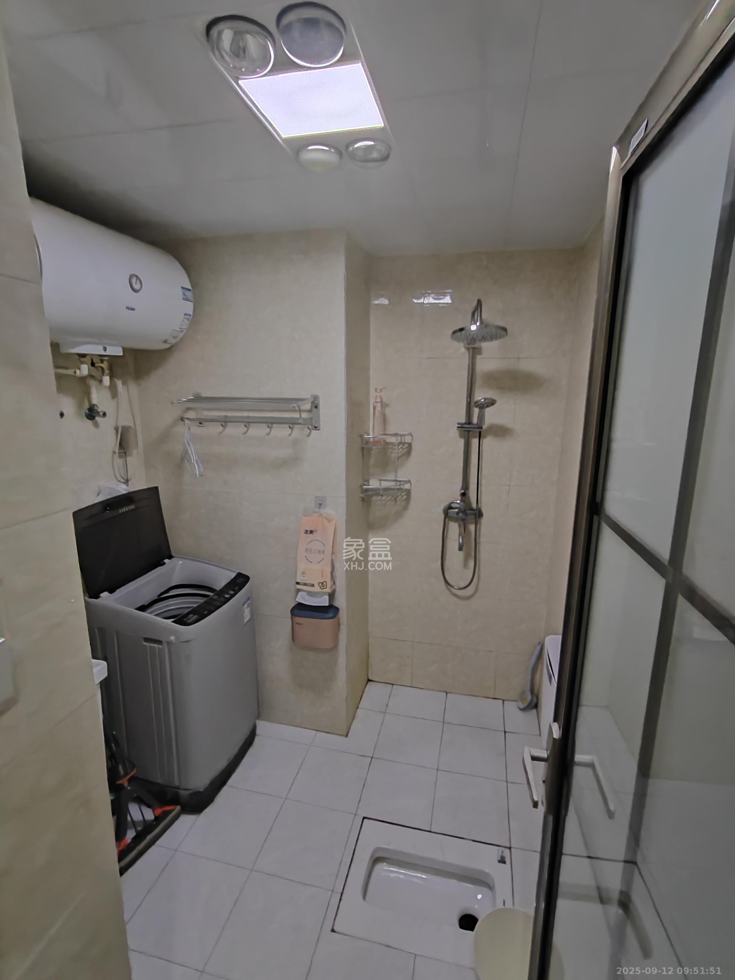 众东国际  1室1厅1卫    1800.0元/月 众东国际  1室1厅1卫    1800.0元/月室内图