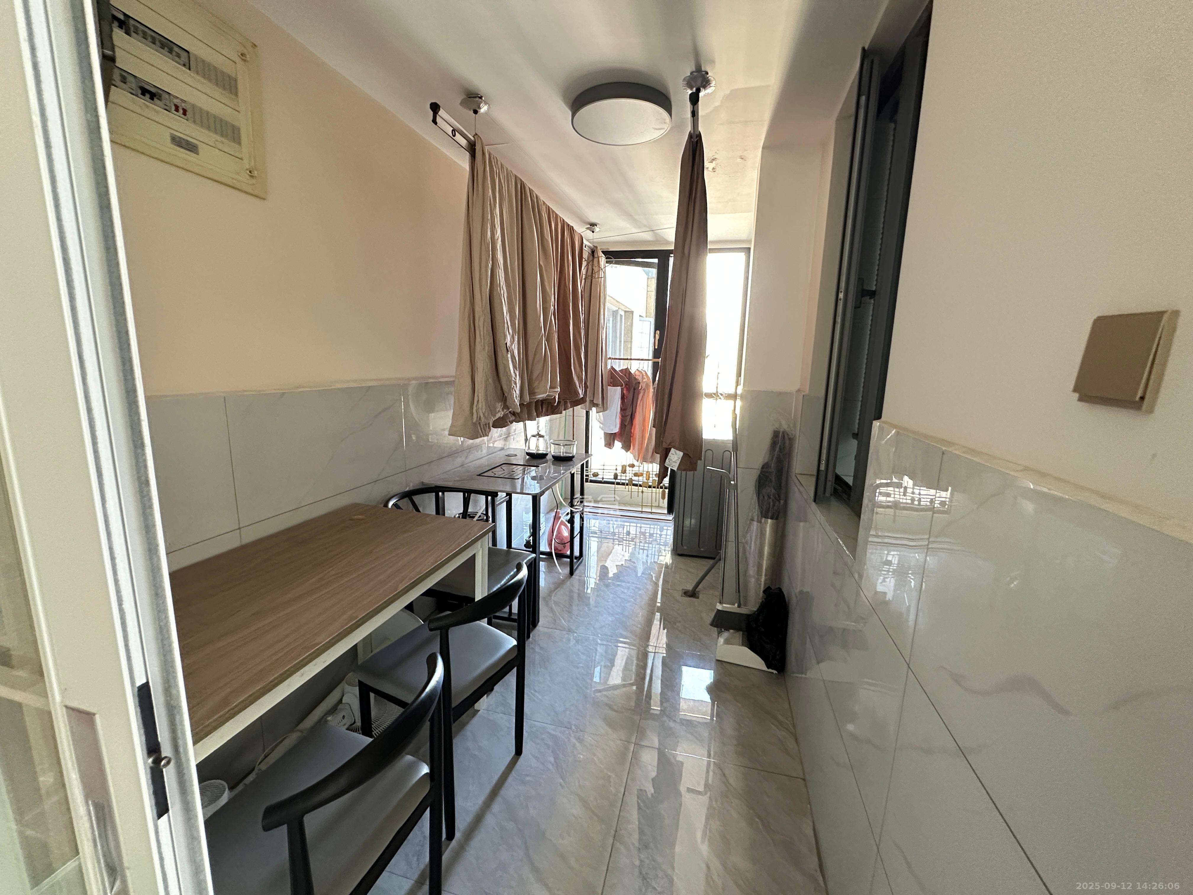 保利国际广场  3室2厅1卫    6000.0元/月室内图