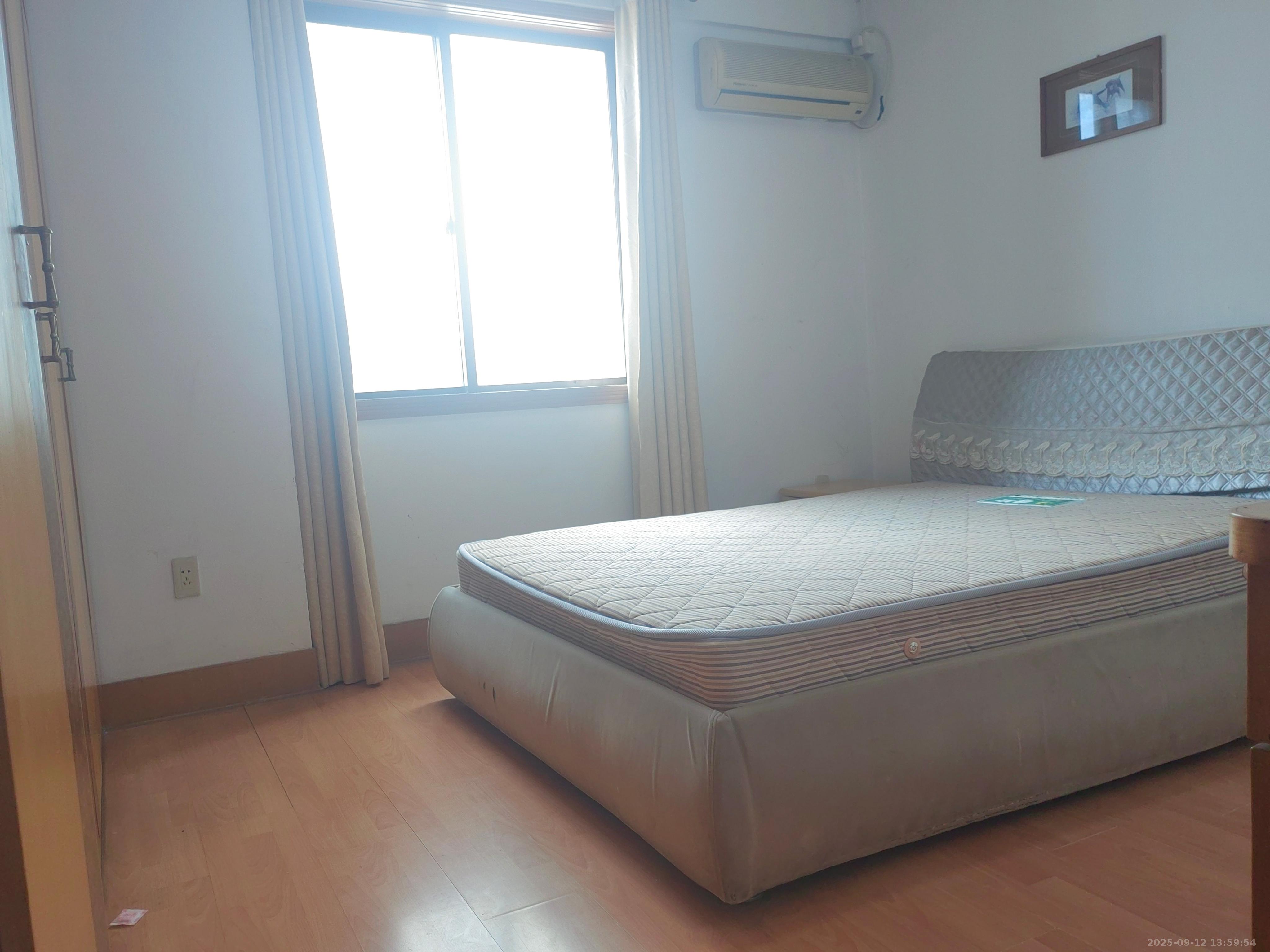 芙蓉广场农行单位宿舍  2室1厅1卫    2400.0元/月室内图