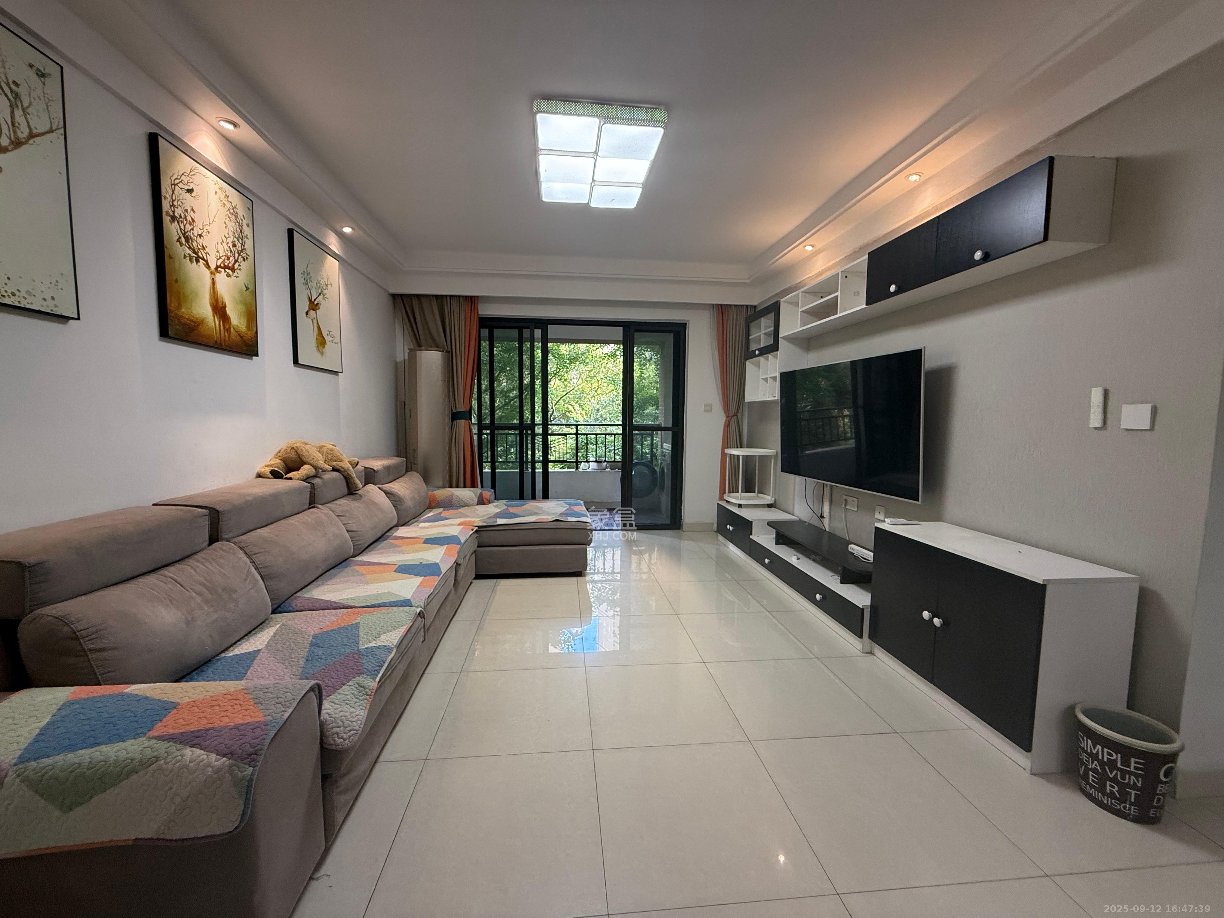 中海国际三期  3室2厅2卫    2000.0元/月室内图