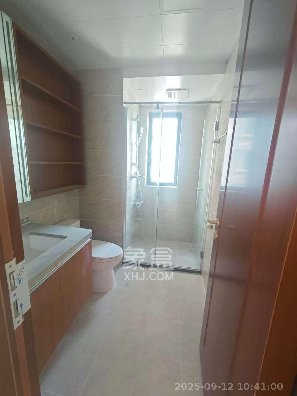 恒大御景天下城二期  3室2厅2卫    2000.0元/月室内图